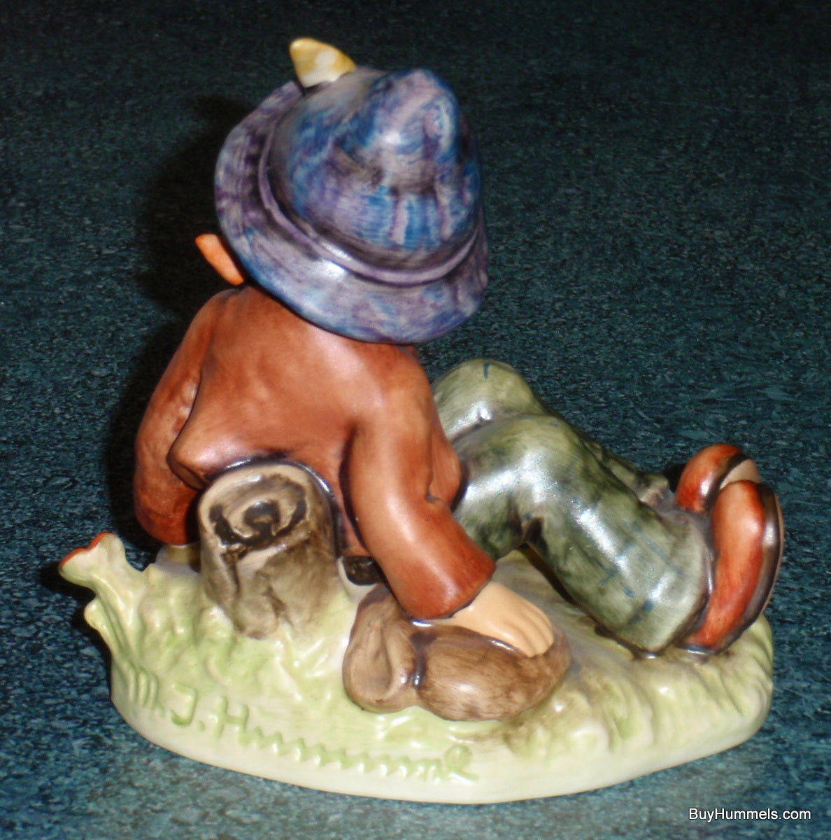 EXCLUSIVE EDITION "Coffee Break" Goebel Hummel Figurine #409 - ADORABLE GIFT!