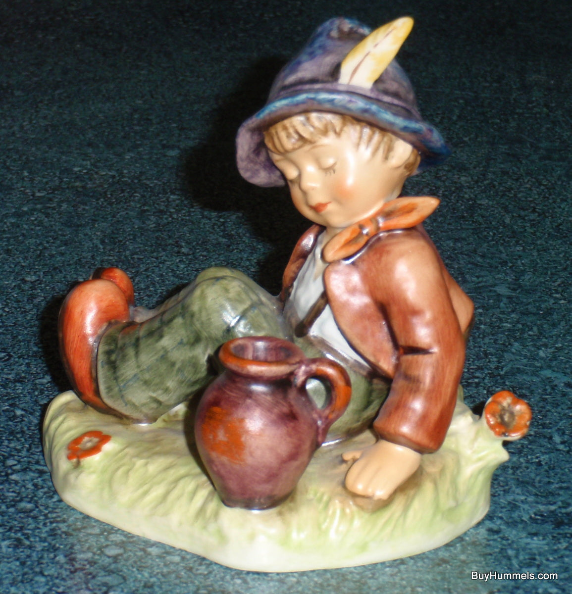EXCLUSIVE EDITION "Coffee Break" Goebel Hummel Figurine #409 - ADORABLE GIFT!