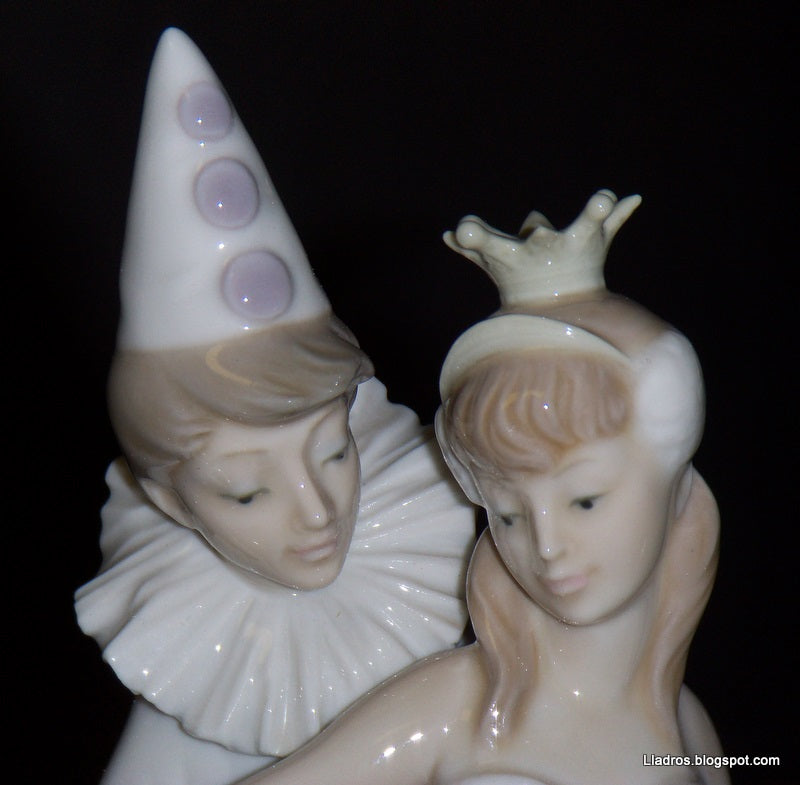 "Carnival Couple" Lladro Figurine #4882 - Pierrot & Ballerina (10.25")