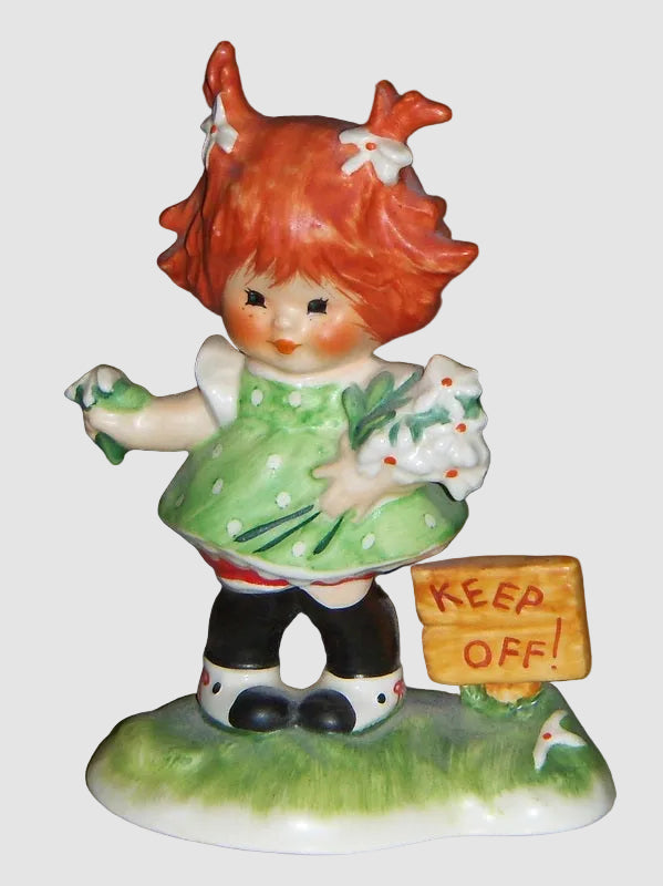 "Daisies Won't Tell" Goebel Charlot Byj Figurine BYJ24 (4.25")
