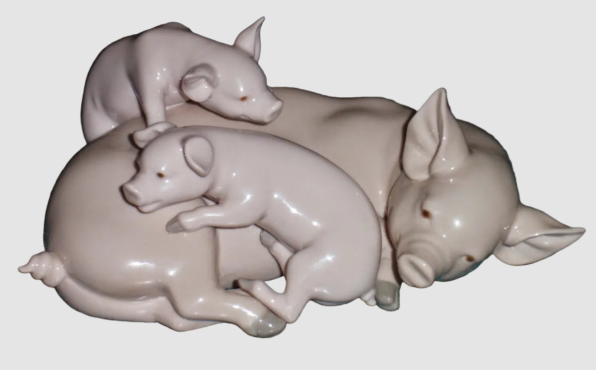 "Playful Piglets" Lladro Figurine #5228 - Mother Pig & Babies (6.75")