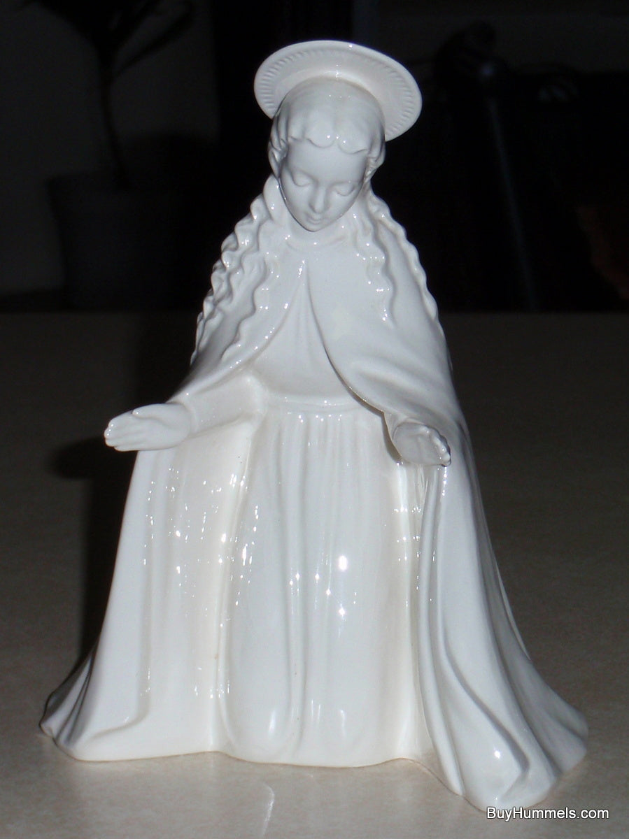 "White Virgin Mary" Goebel Hummel Nativity Figurine #214/A (6.5")