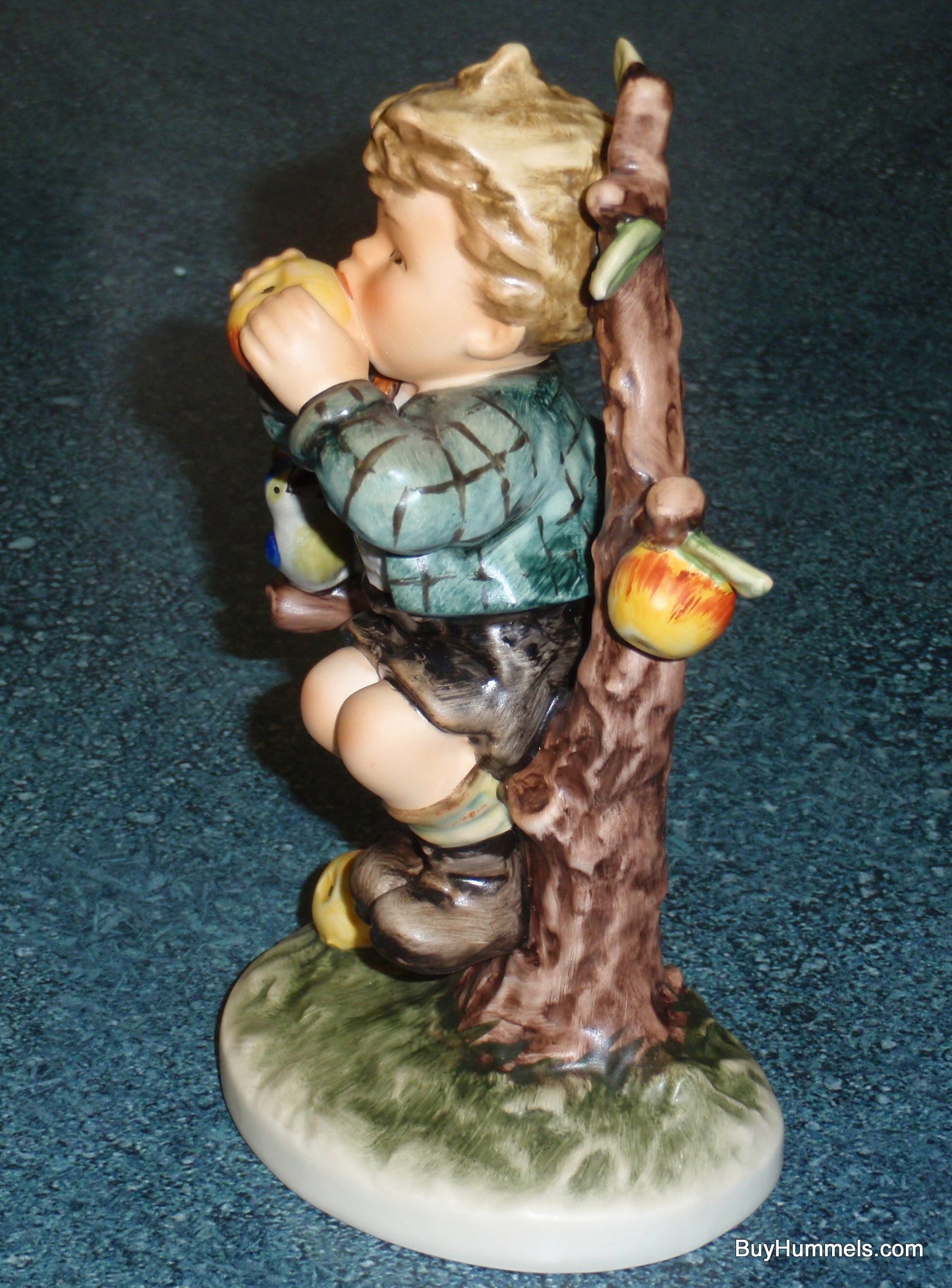 "An Apple A Day" Goebel Hummel Figurine #403 - Boy Eating Apple In Apple Tree - GIFT!