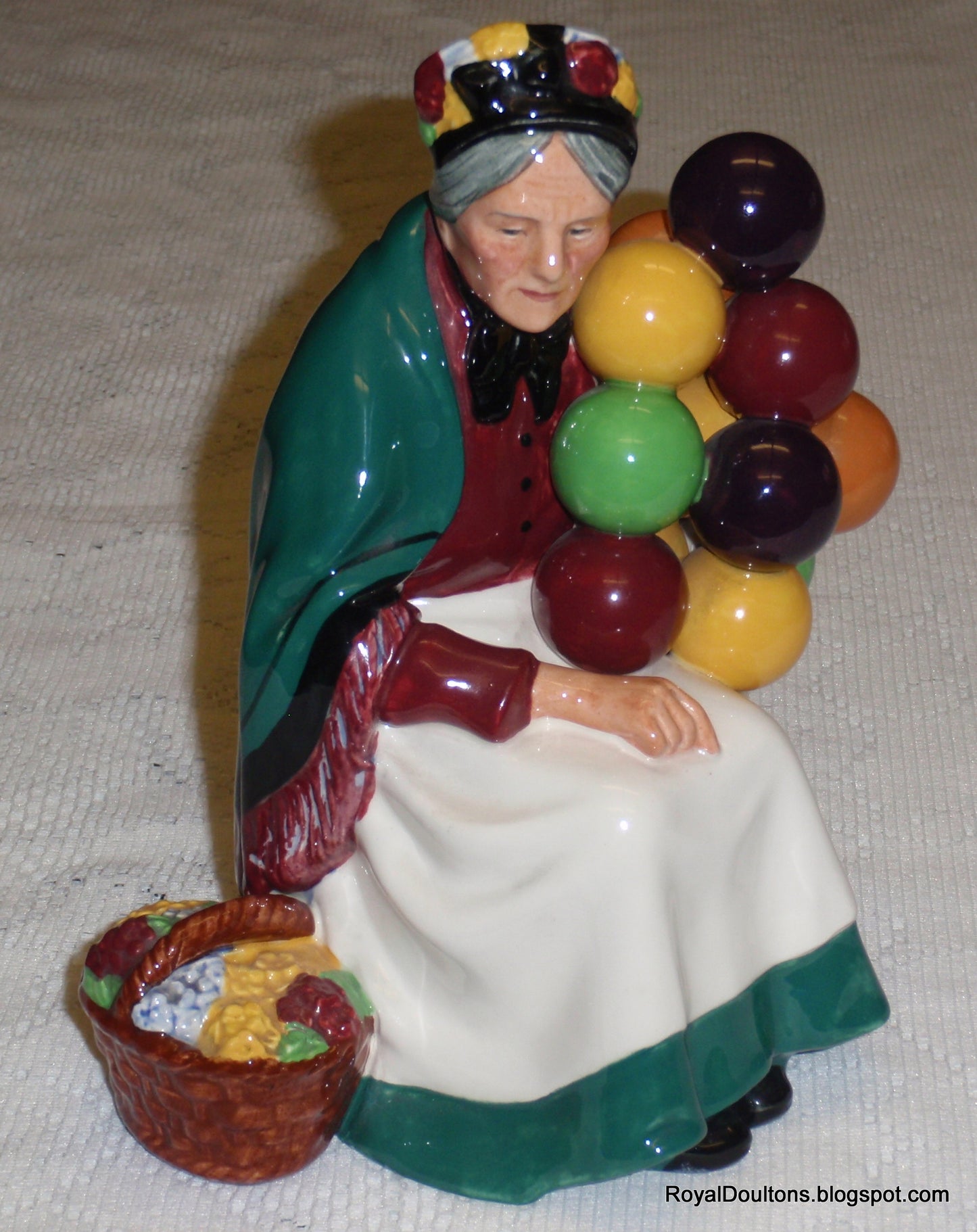 "The Old Balloon Seller" HN1315 Royal Doulton Figurine - Fantastic Collectible Gift!