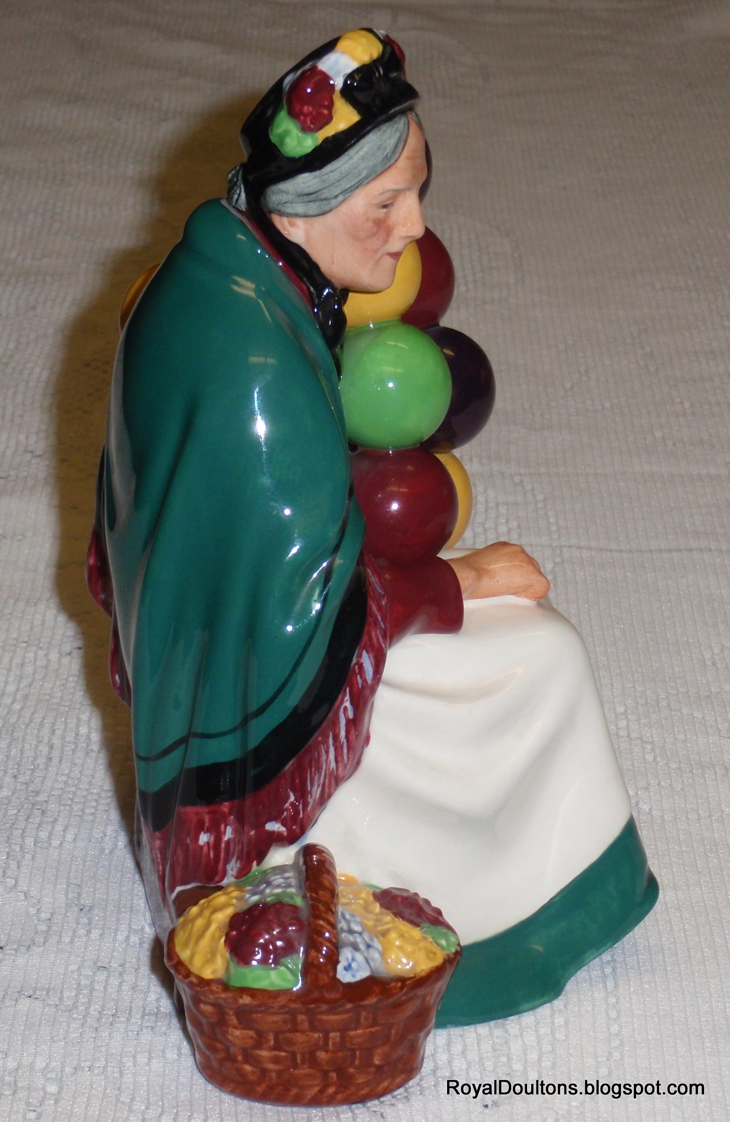 "The Old Balloon Seller" HN1315 Royal Doulton Figurine - Fantastic Collectible Gift!