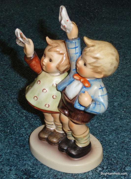 AUF WIEDERSEHEN Goebel Hummel Figurine #153/0 Kids Waving Goodbye - CHRISTMAS GIFT!