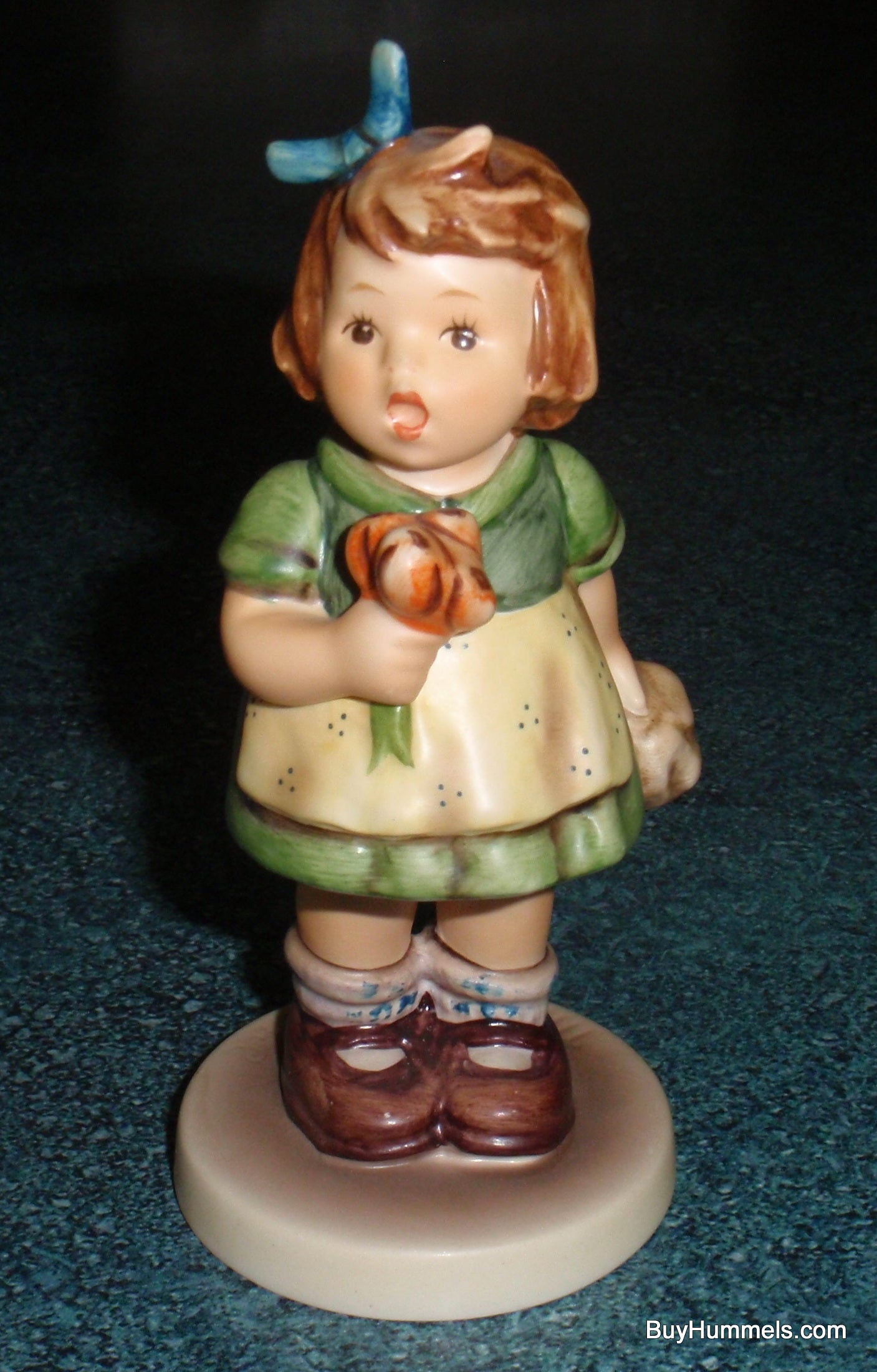 "The Surprise" Goebel Hummel Figurine #431 TMK6 - Little Girl With Flowers CUTE!