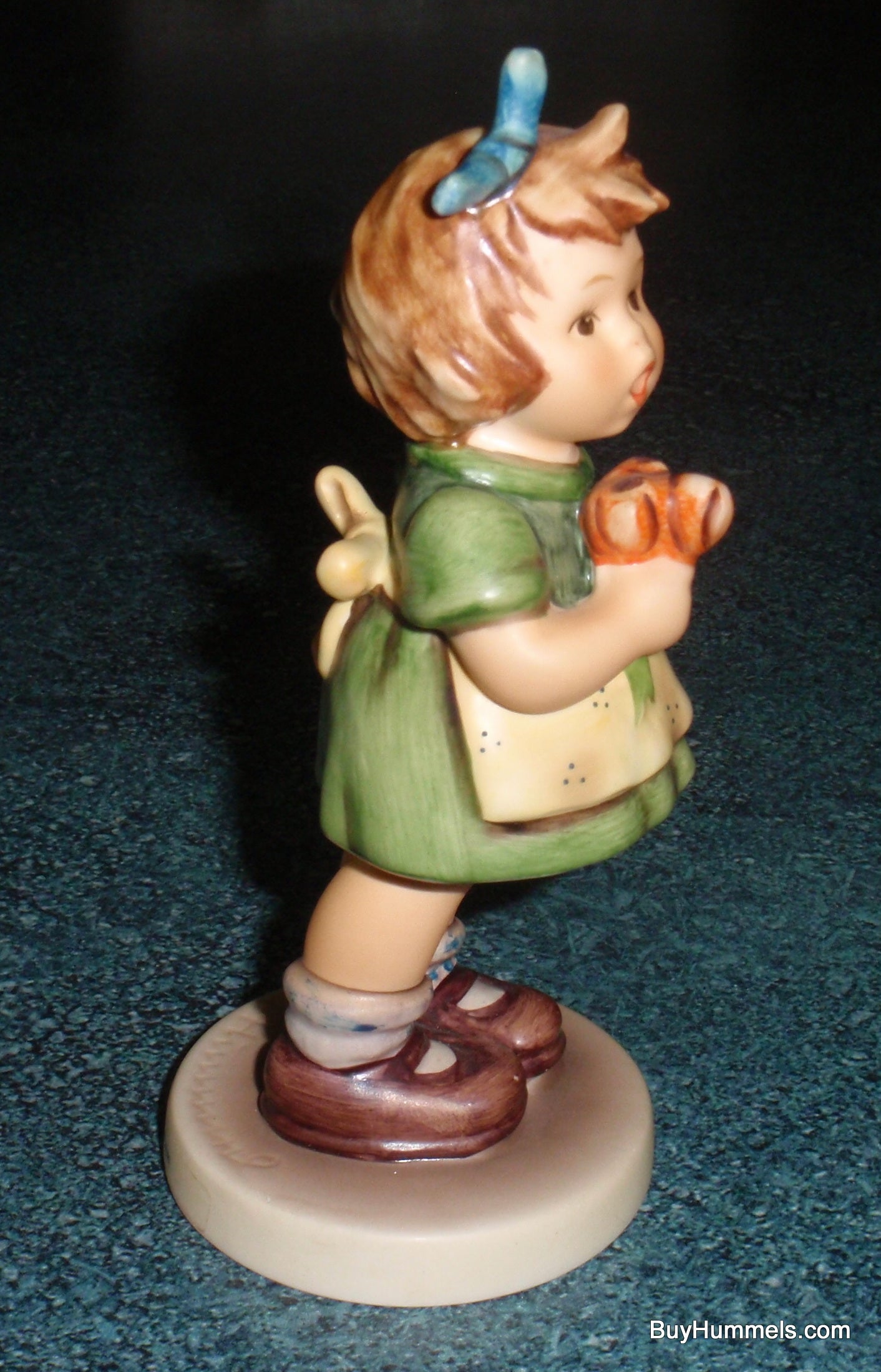 "The Surprise" Goebel Hummel Figurine #431 TMK6 - Little Girl With Flowers CUTE!