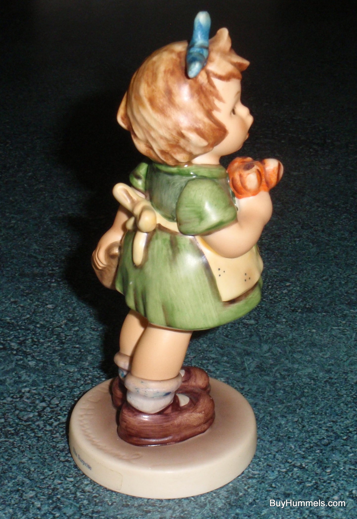 "The Surprise" Goebel Hummel Figurine #431 TMK6 - Little Girl With Flowers CUTE!