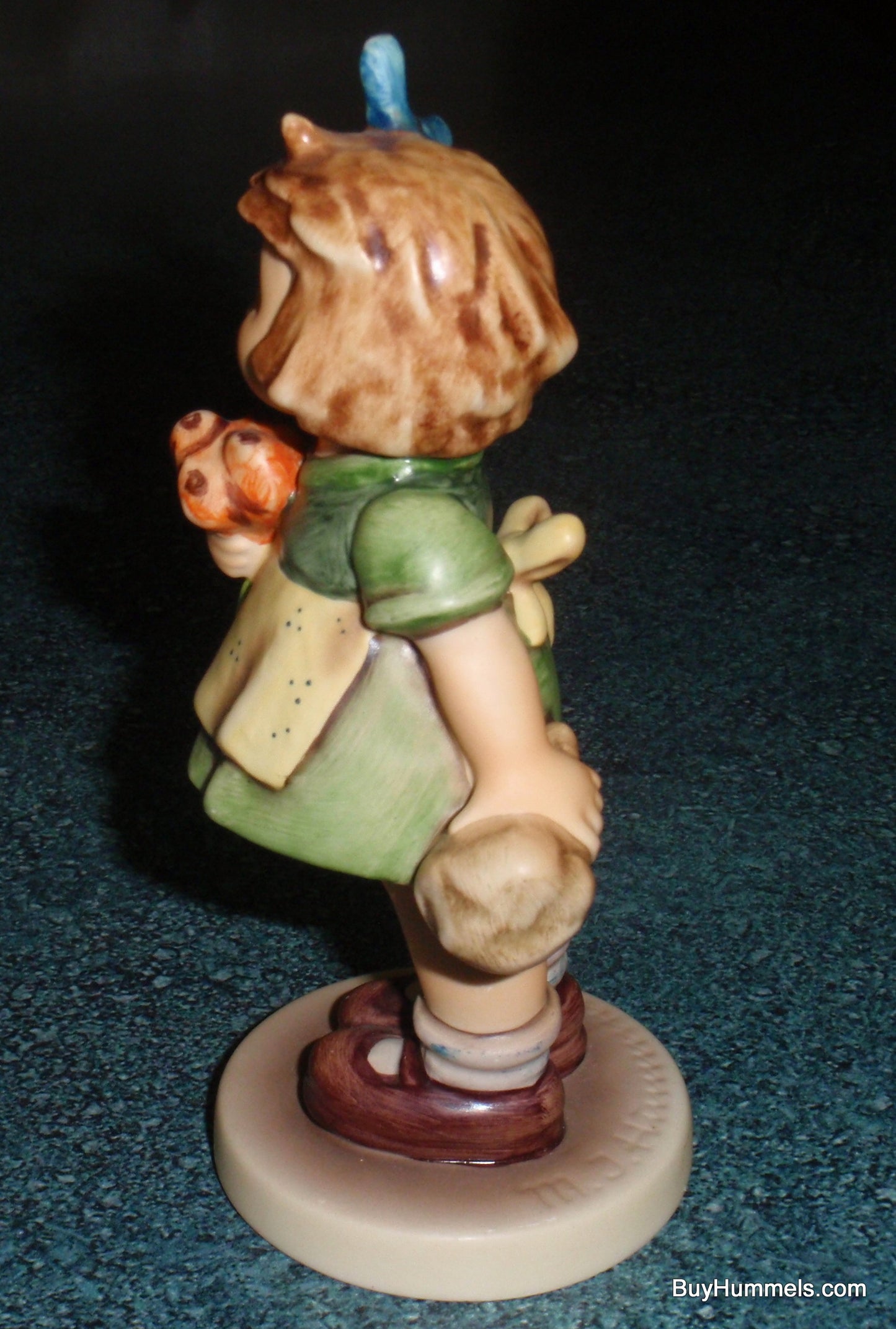 "The Surprise" Goebel Hummel Figurine #431 TMK6 - Little Girl With Flowers CUTE!