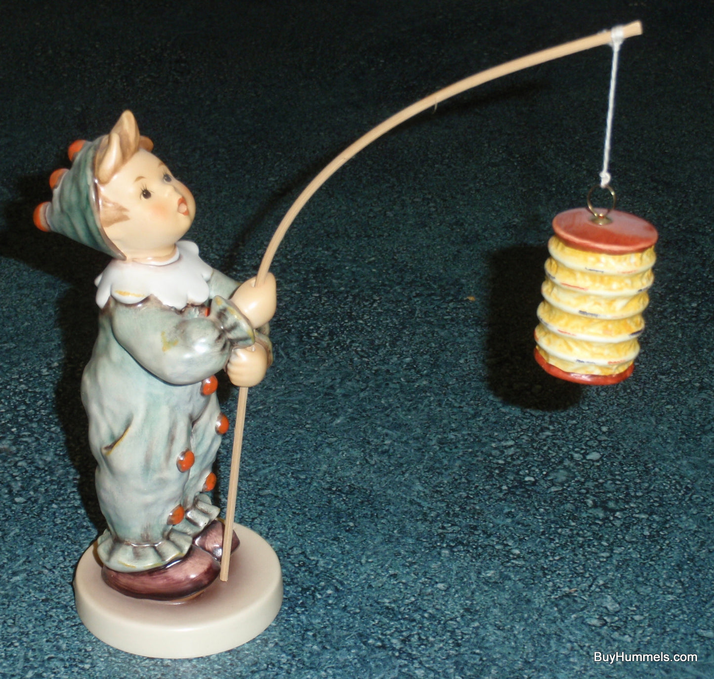 Goebel Hummel Figurine "Parade Of Lights" #616