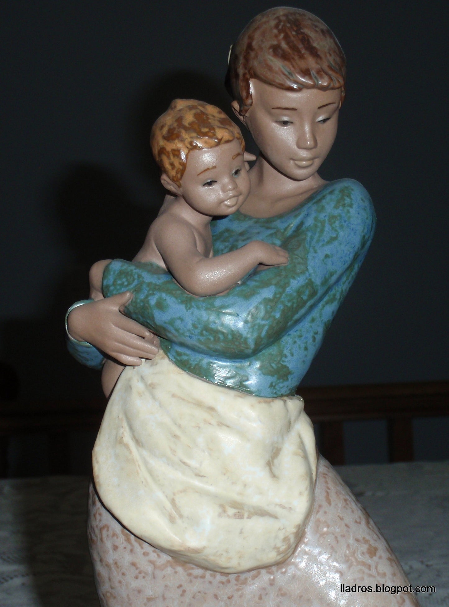 "Jealous Friend" Lladro Gres Figurine #2187 - Mother, Baby & Dog (Large 13")