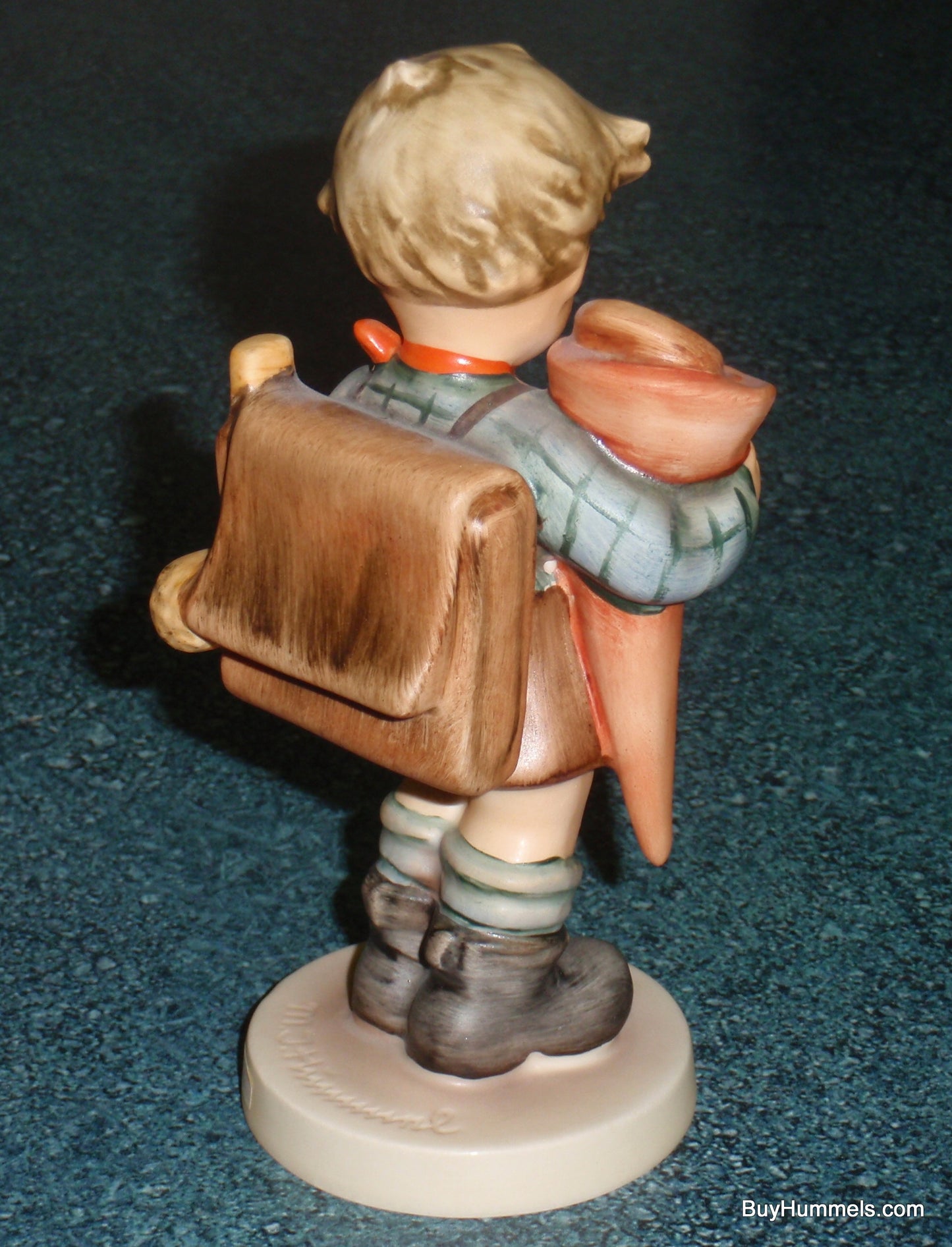 GOEBEL HUMMEL FIGURINE "LITTLE SCHOLAR" #80 - CUTE GRADUATION GIFT!