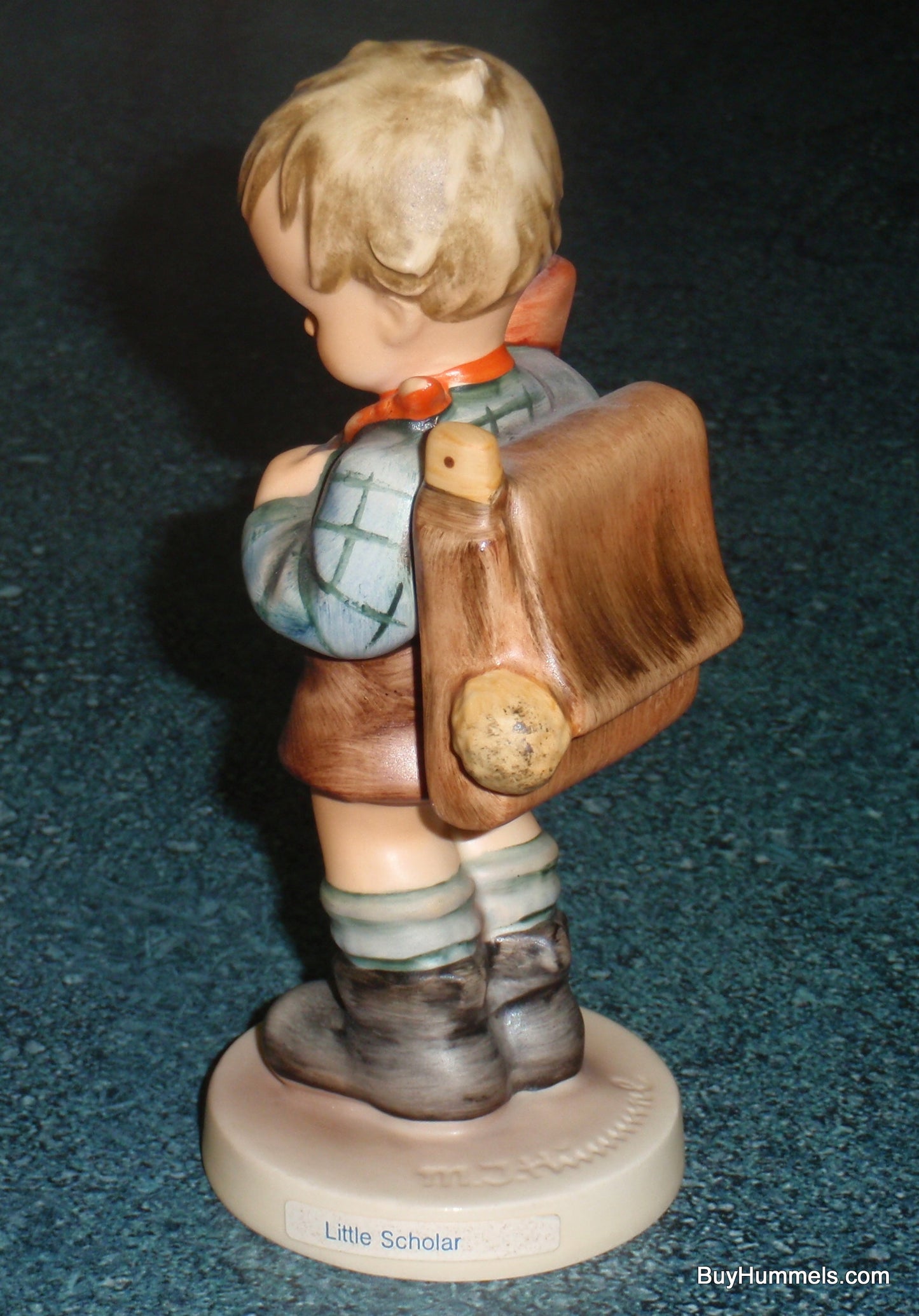 GOEBEL HUMMEL FIGURINE "LITTLE SCHOLAR" #80 - CUTE GRADUATION GIFT!