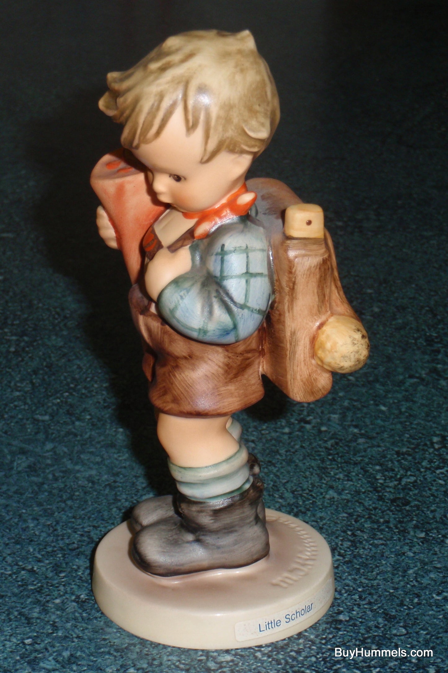 GOEBEL HUMMEL FIGURINE "LITTLE SCHOLAR" #80 - CUTE GRADUATION GIFT!