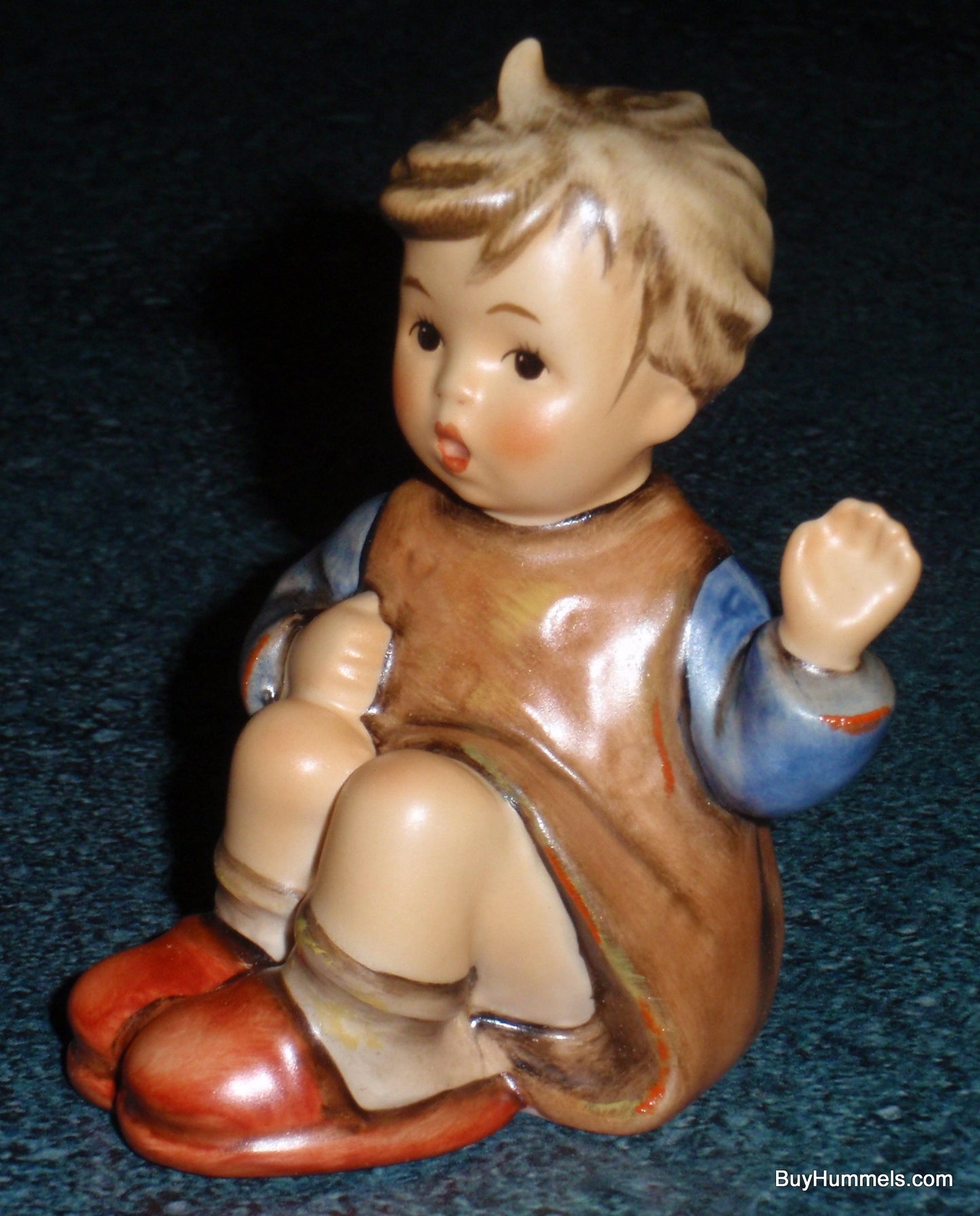 Goebel Hummel Figurine "I'm Here" #478 - Little Boy Waving Hello!