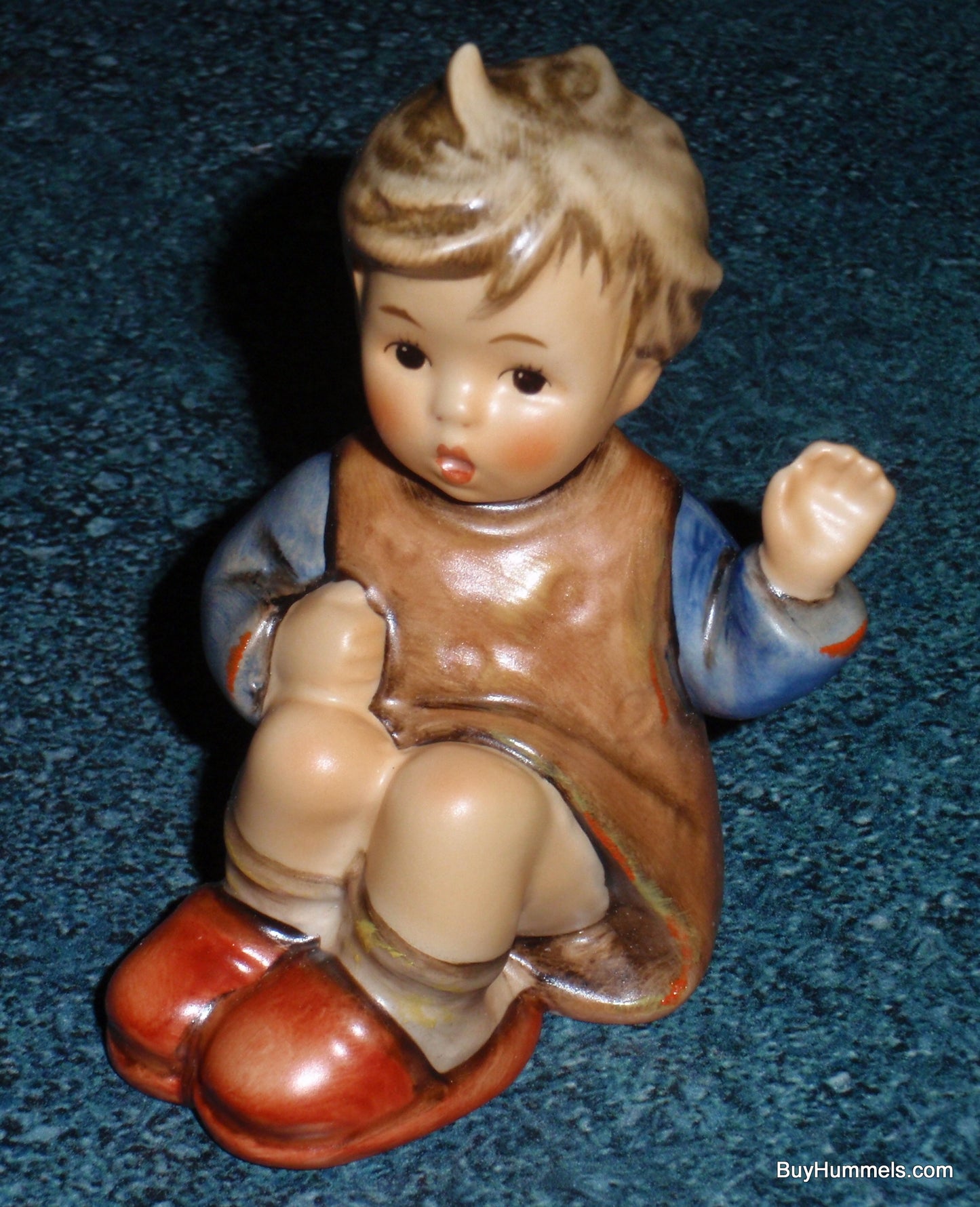 Goebel Hummel Figurine "I'm Here" #478 - Little Boy Waving Hello!