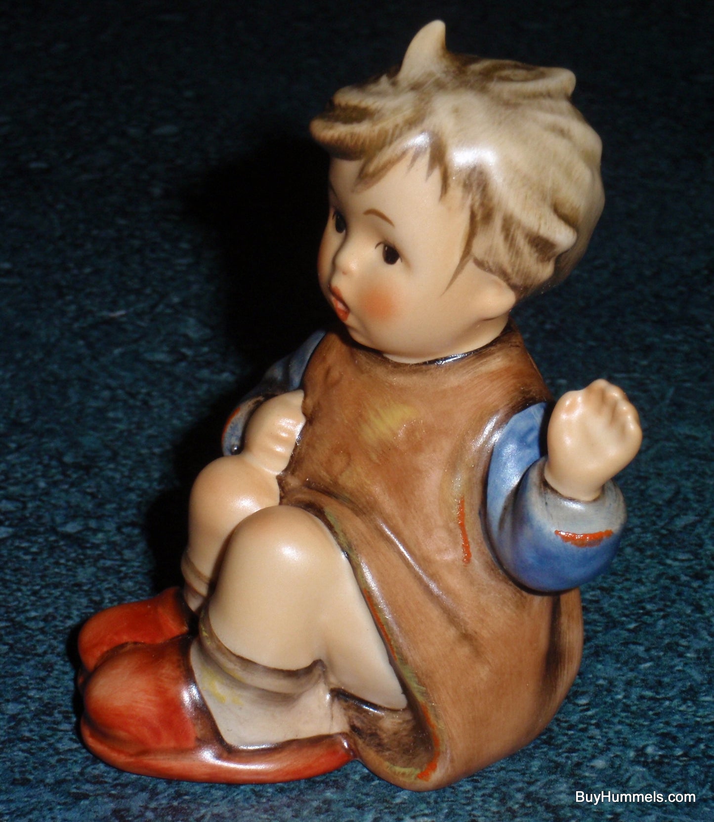 Goebel Hummel Figurine "I'm Here" #478 - Little Boy Waving Hello!