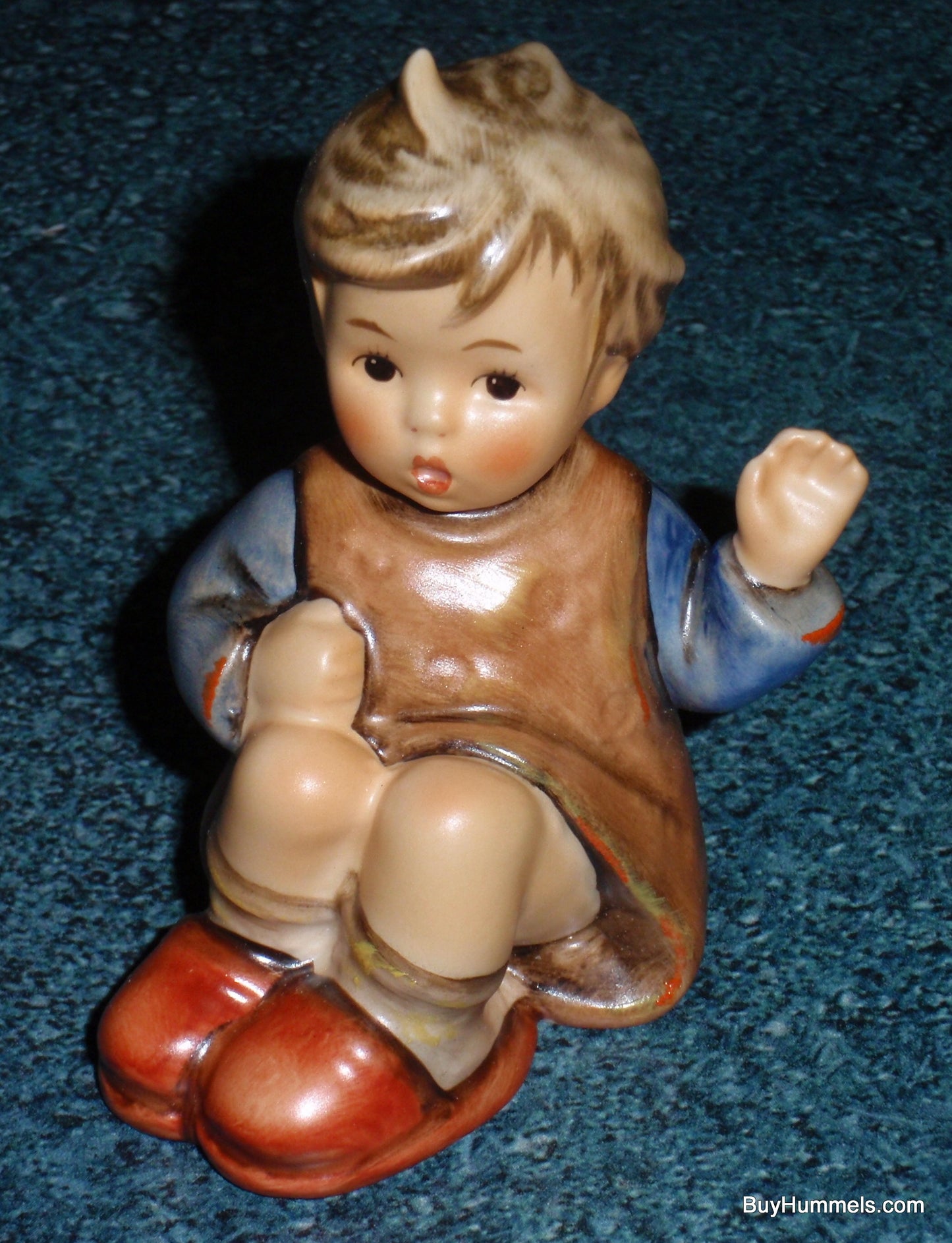 Goebel Hummel Figurine "I'm Here" #478 - Little Boy Waving Hello!
