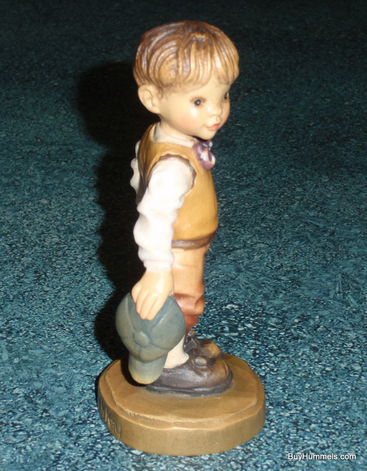 Anri Club 4" Sarah Kay Figurine "Sweet Thoughts" With Original Box #57194 - Little Boy With Gift For Special Someone!