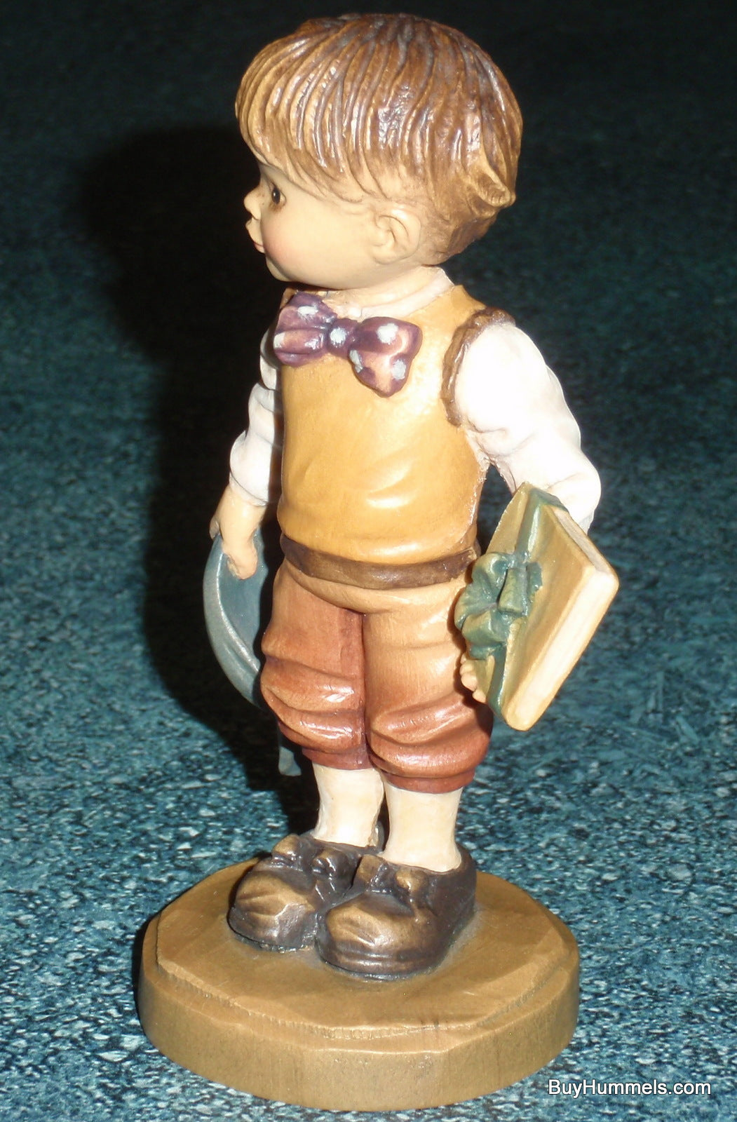Anri Club 4" Sarah Kay Figurine "Sweet Thoughts" With Original Box #57194 - Little Boy With Gift For Special Someone!