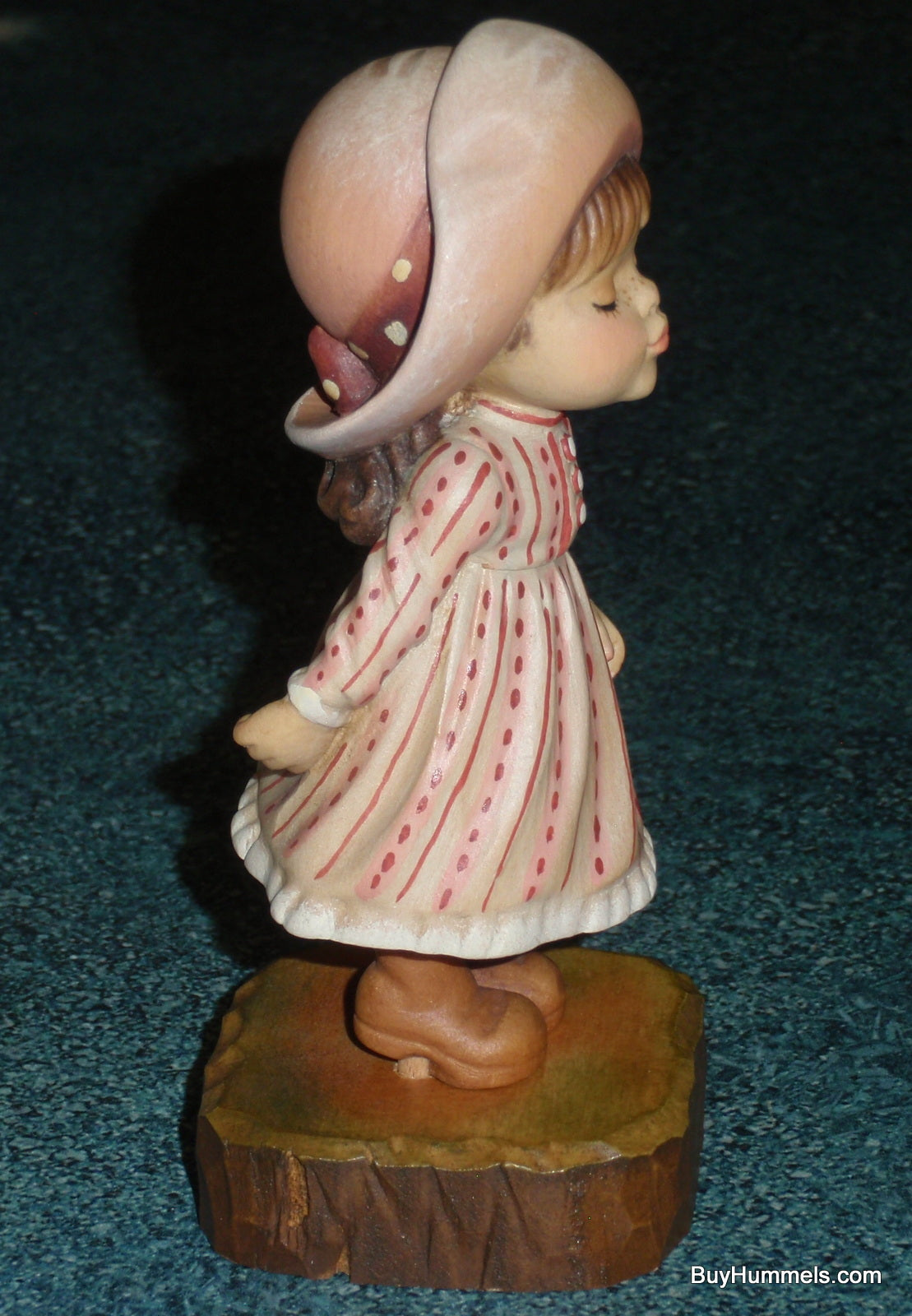 ANRI 5” Wood Carved Figurine "Kiss Me" John Sands Figurine With Original Box!