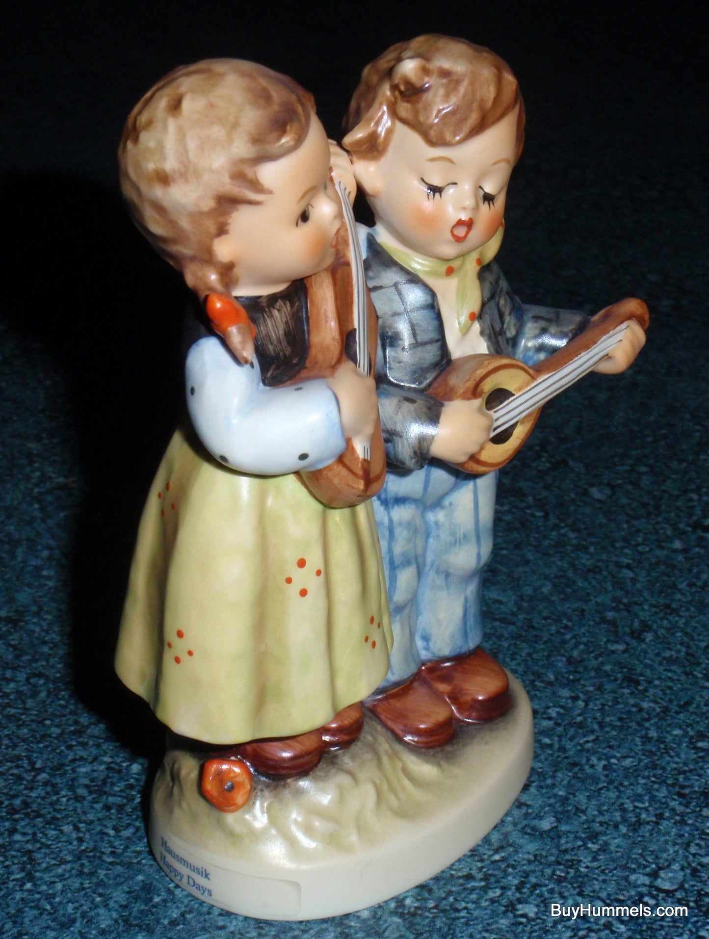 "Happy Days" Goebel HUMMEL Figurine #150 2/0 - Cute Duet Playing Us A Song!