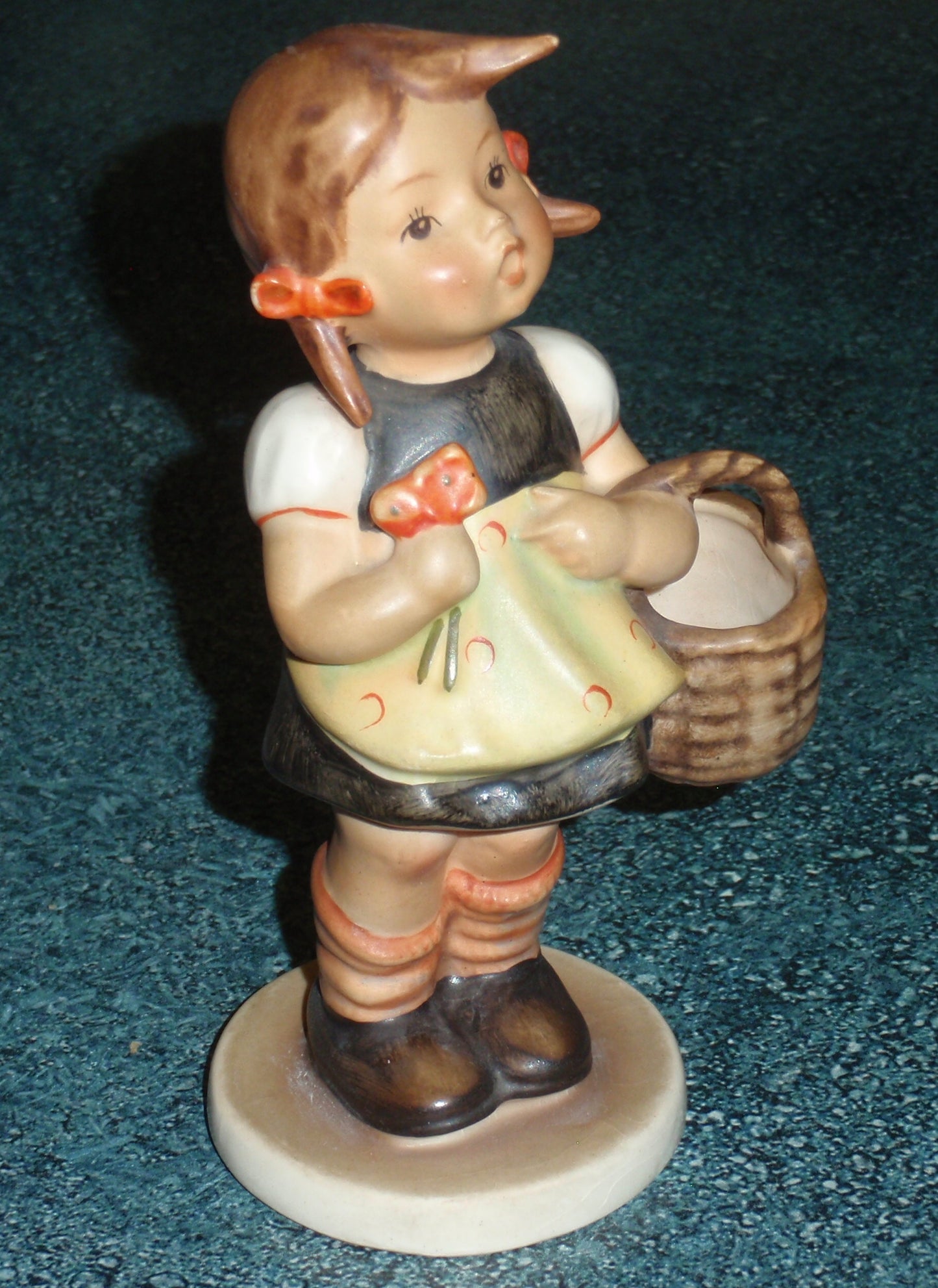 ULTRA RARE "Sister" Goebel Hummel Figurine #98 TMK1 Incised Crown Antique Gift!