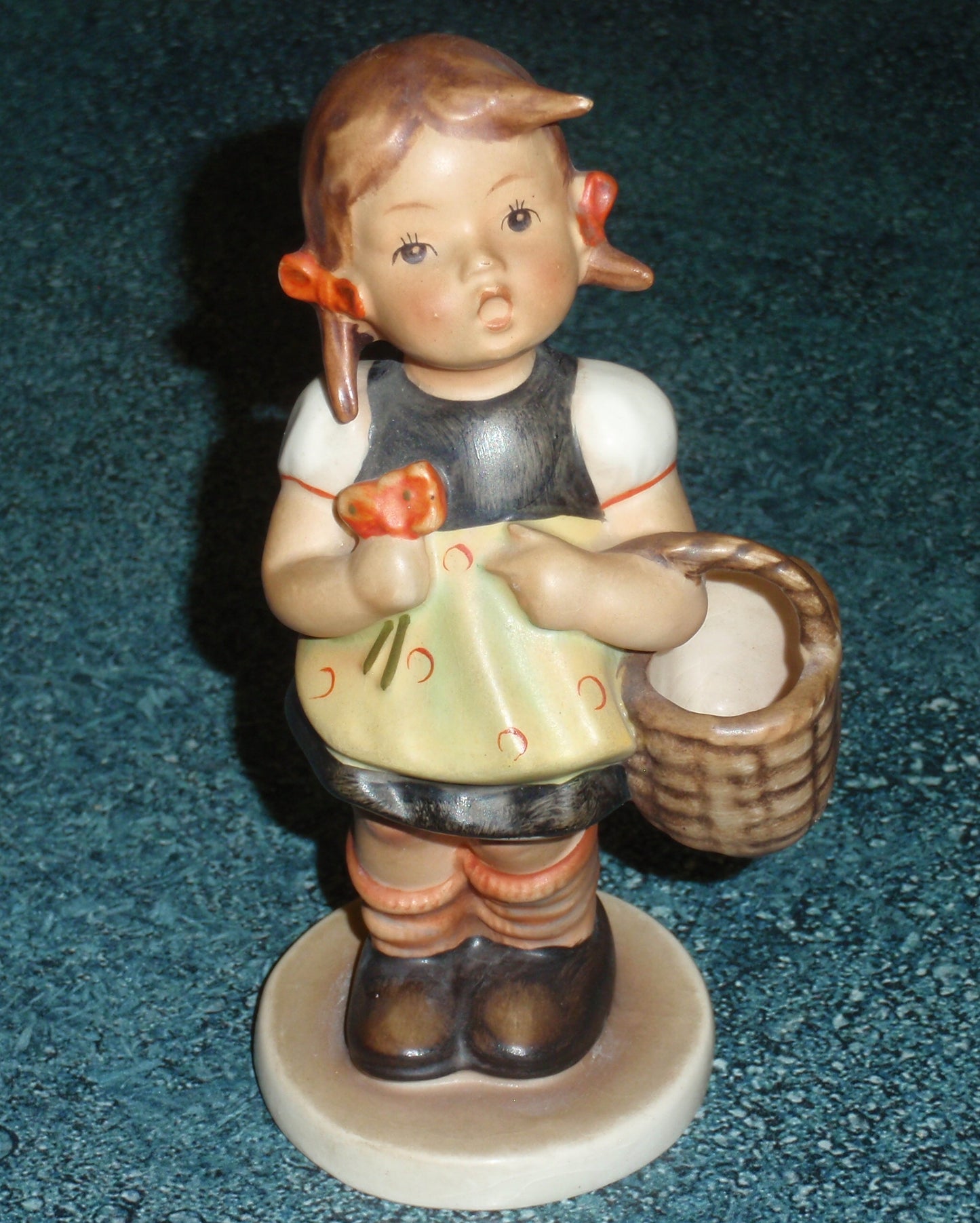 ULTRA RARE "Sister" Goebel Hummel Figurine #98 TMK1 Incised Crown Antique Gift!