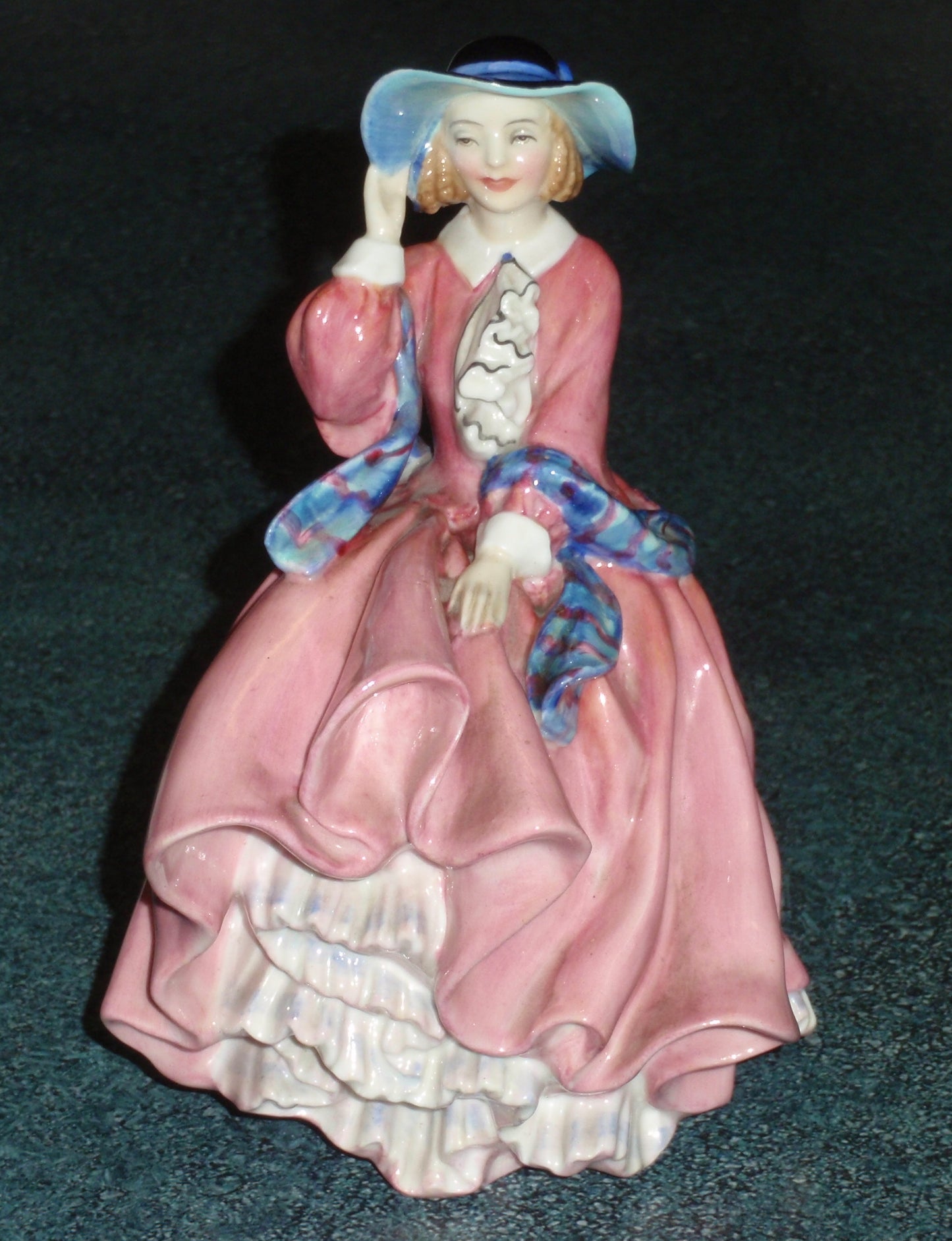 Royal Doulton "Top Of The Hill" Collectible Figurine HN1849 - Made In England