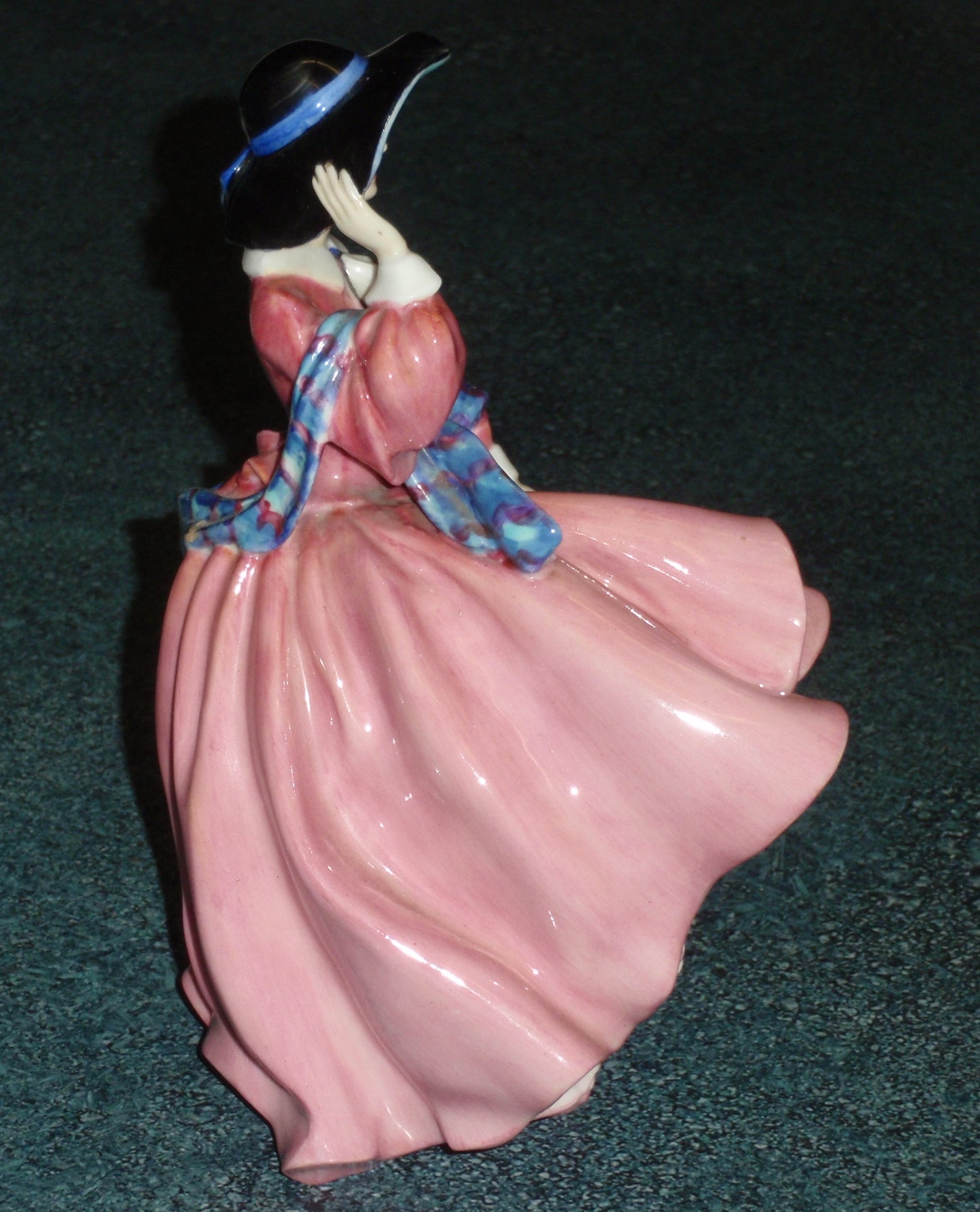 Royal Doulton "Top Of The Hill" Collectible Figurine HN1849 - Made In England