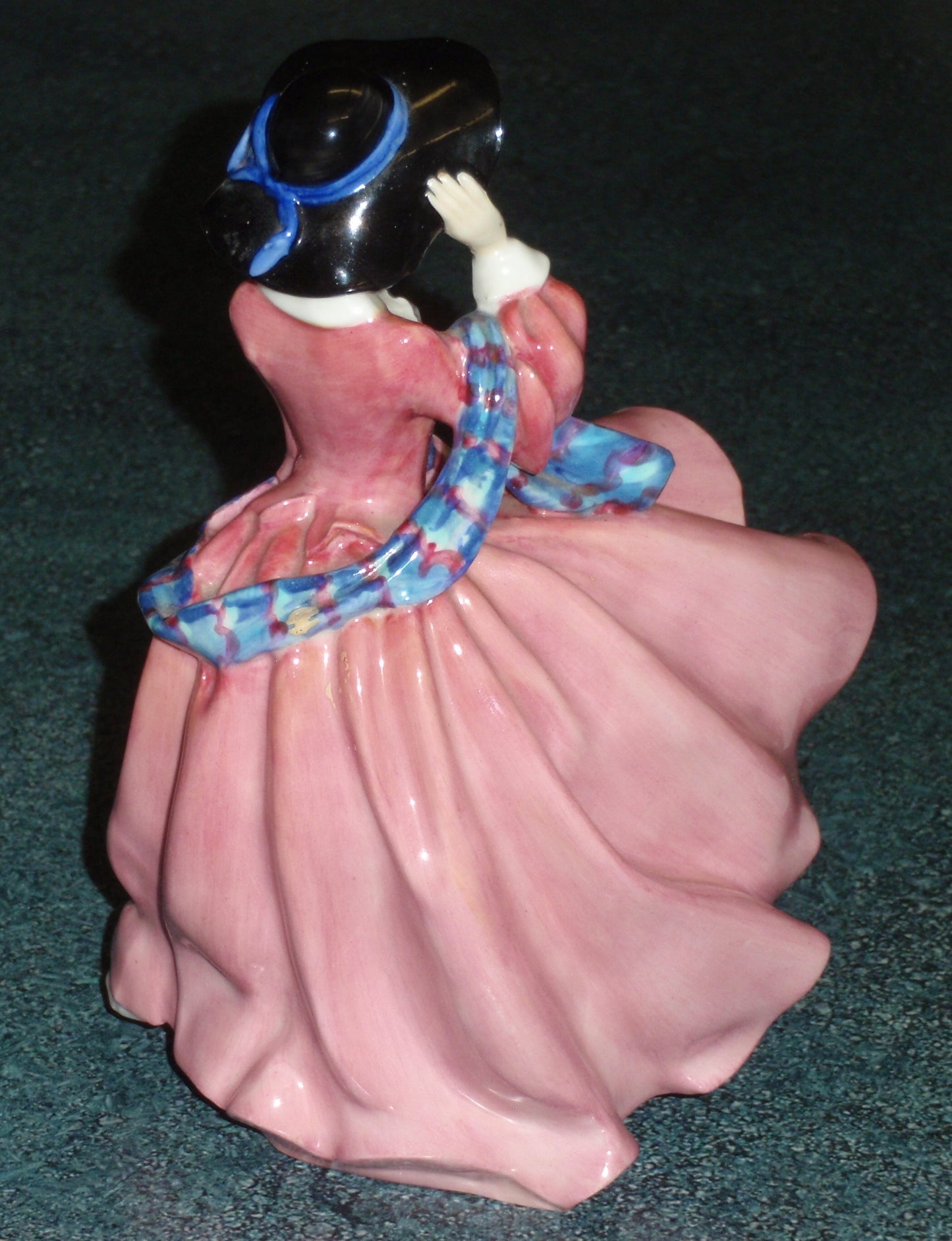 Royal Doulton "Top Of The Hill" Collectible Figurine HN1849 - Made In England