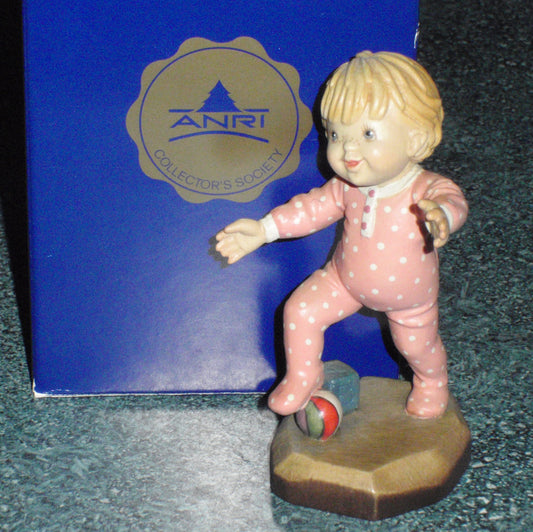 Anri Club #57901 Sarah Kay Figurine "On My Own" Baby Girl In Pink Signed With Original Box - Baby Shower Collectible Gift From Italy!