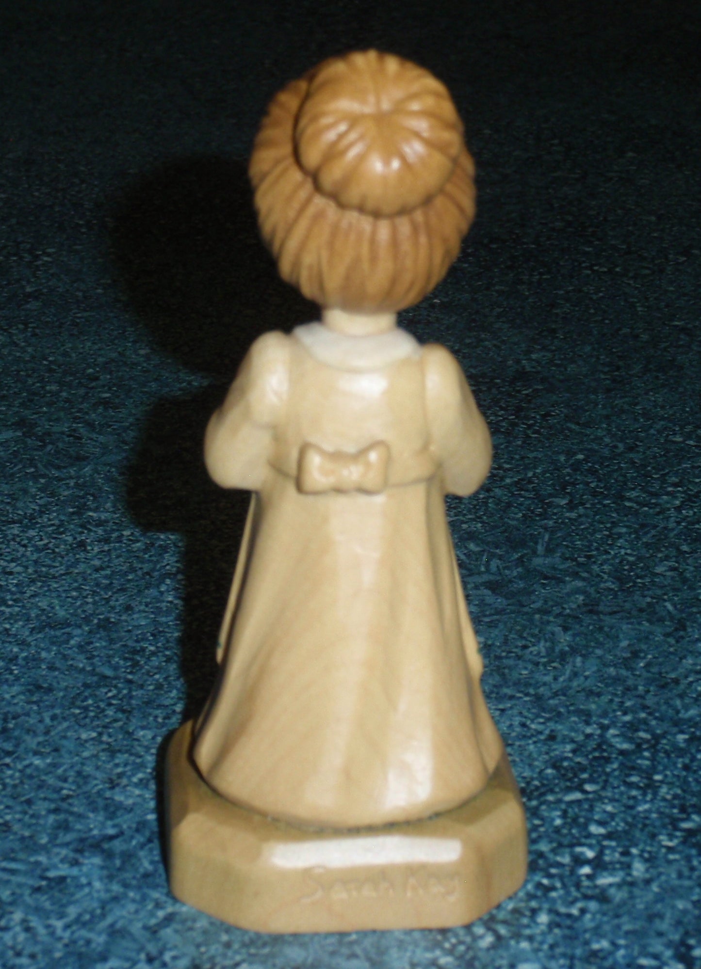 Anri Club Sarah Kay Valentine "Gift Of Love" Wood Carving Figurine Signed by Ulrich Bernardi With Box From Italy - Little Girl With Heart!
