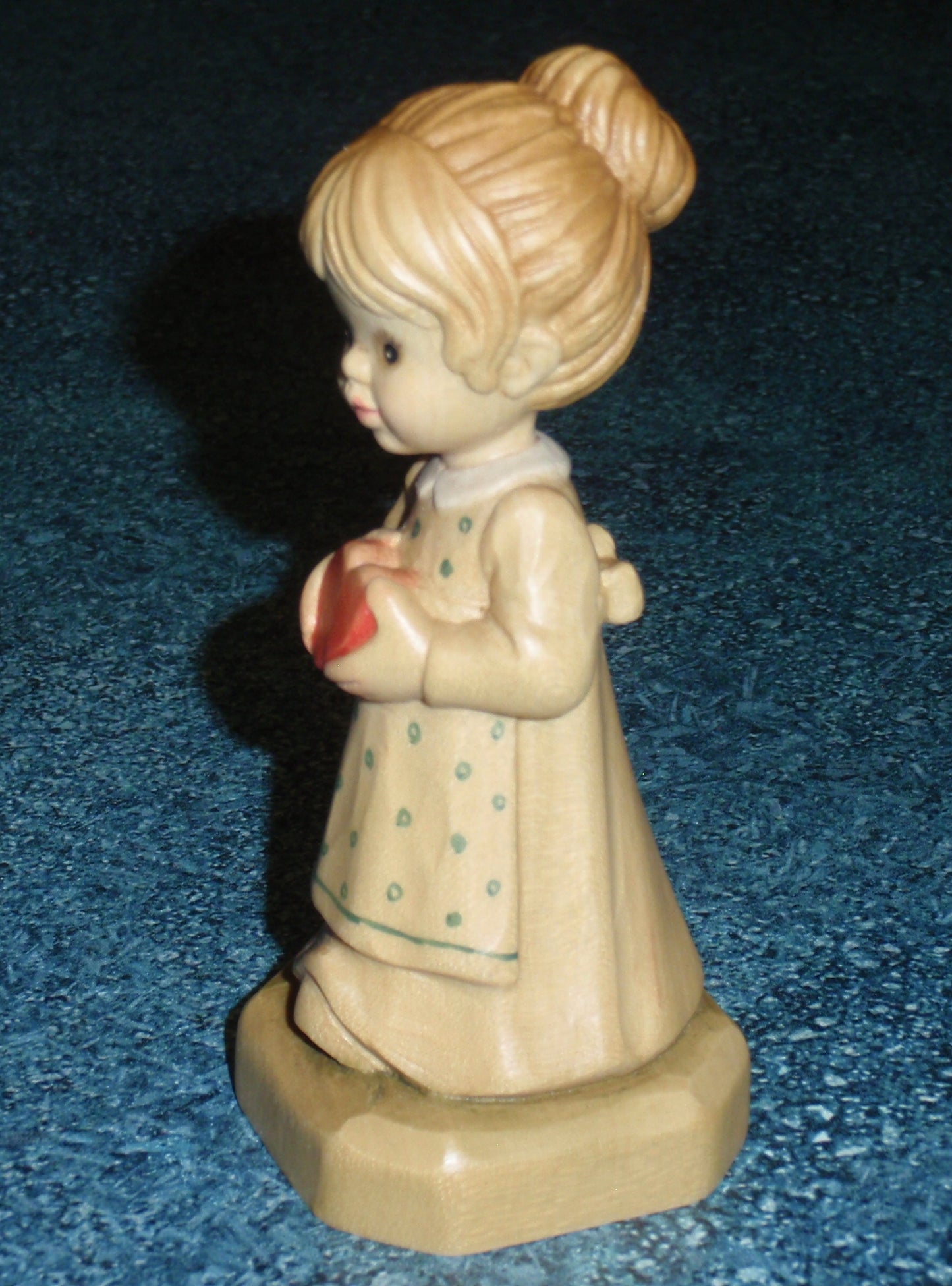 Anri Club Sarah Kay Valentine "Gift Of Love" Wood Carving Figurine Signed by Ulrich Bernardi With Box From Italy - Little Girl With Heart!