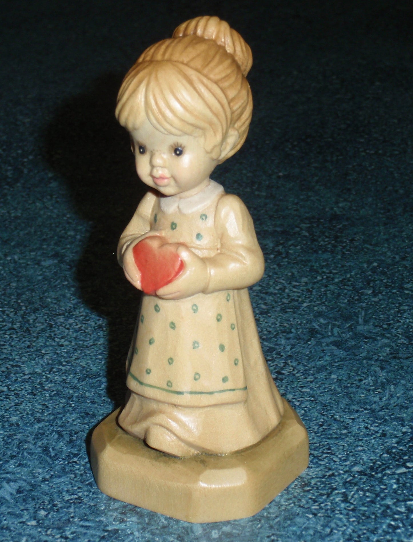 Anri Club Sarah Kay Valentine "Gift Of Love" Wood Carving Figurine Signed by Ulrich Bernardi With Box From Italy - Little Girl With Heart!