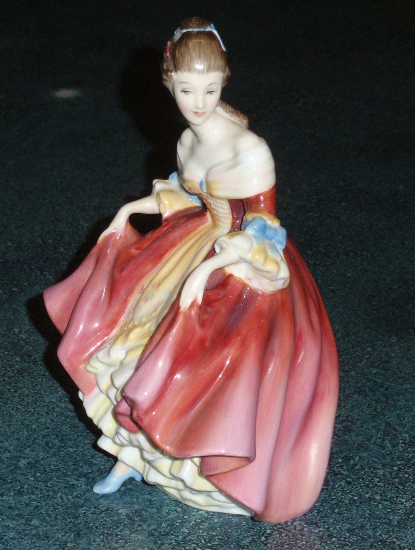 Royal Doulton Collectible Figurine "SOUTHERN BELLE" HN 2229 - Elegant Lady In Red And Cream Color Dress - Made In England - Gift!