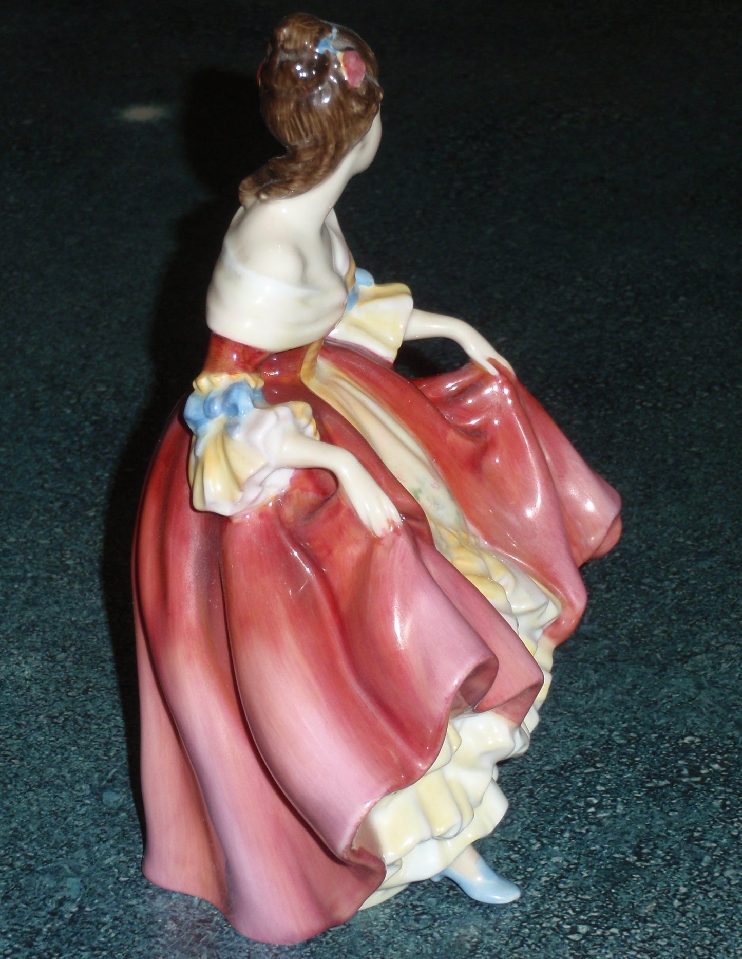 Royal Doulton Collectible Figurine "SOUTHERN BELLE" HN 2229 - Elegant Lady In Red And Cream Color Dress - Made In England - Gift!