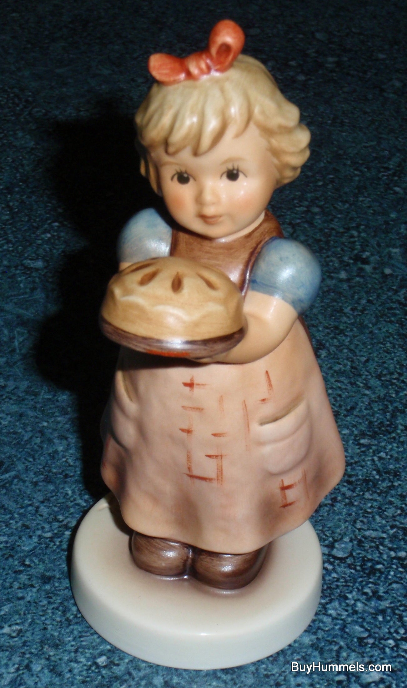 "Country Kitchen" Goebel Hummel Figurine #2381 Girl With Cake- FANTASTIC GIFT!