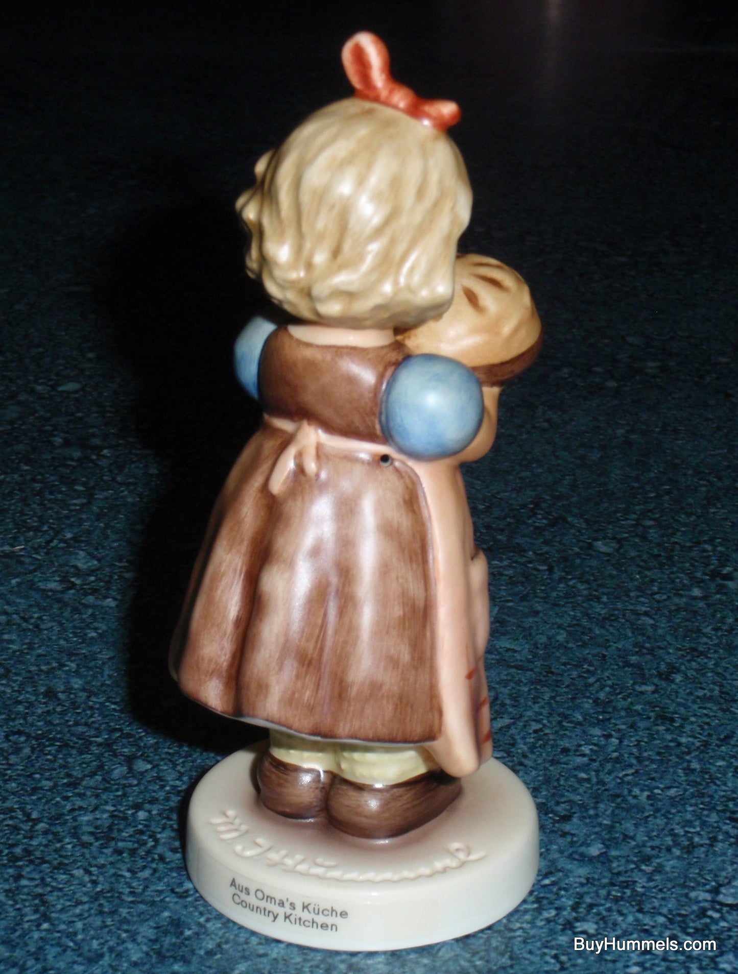 "Country Kitchen" Goebel Hummel Figurine #2381 Girl With Cake- FANTASTIC GIFT!
