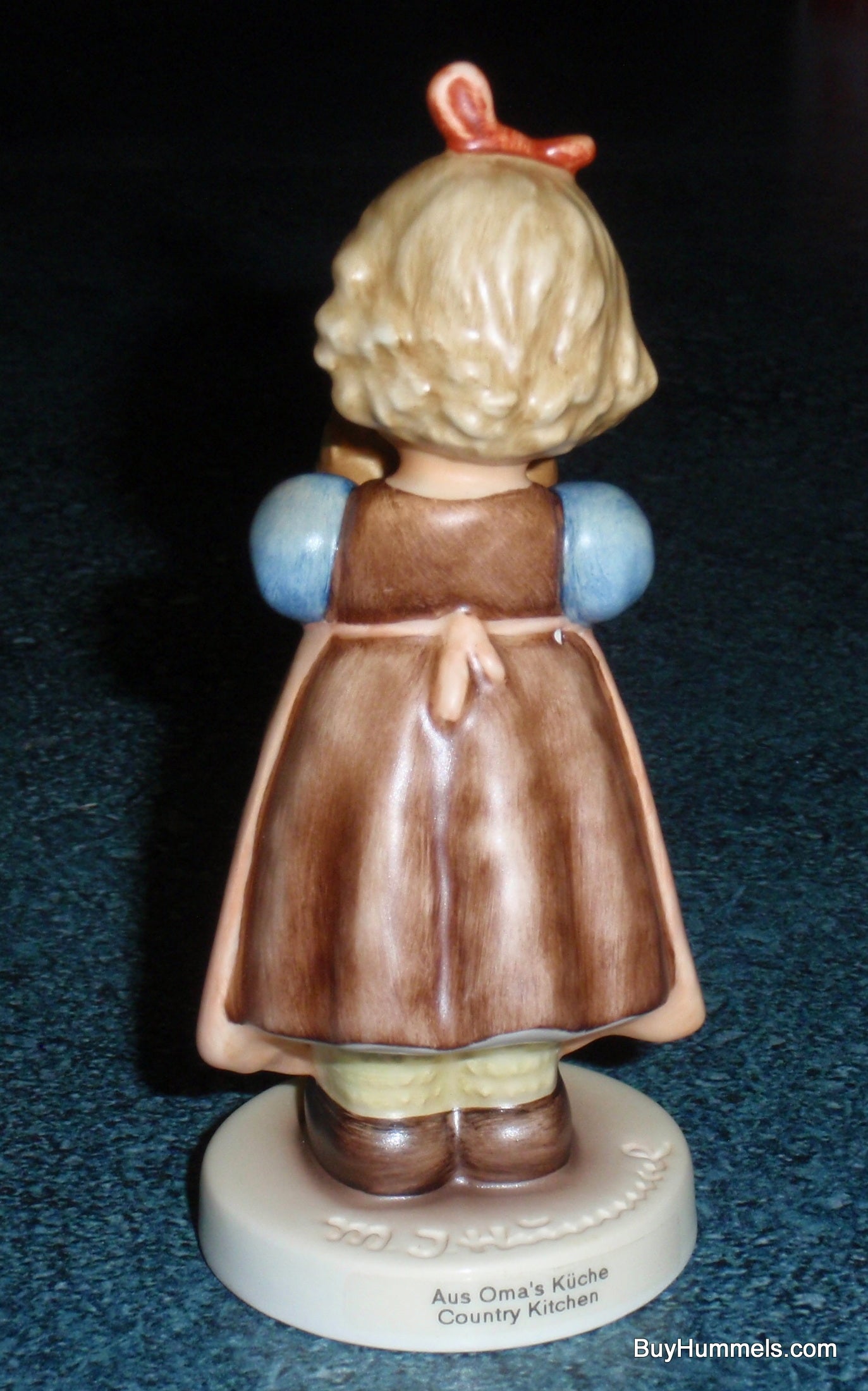 "Country Kitchen" Goebel Hummel Figurine #2381 Girl With Cake- FANTASTIC GIFT!