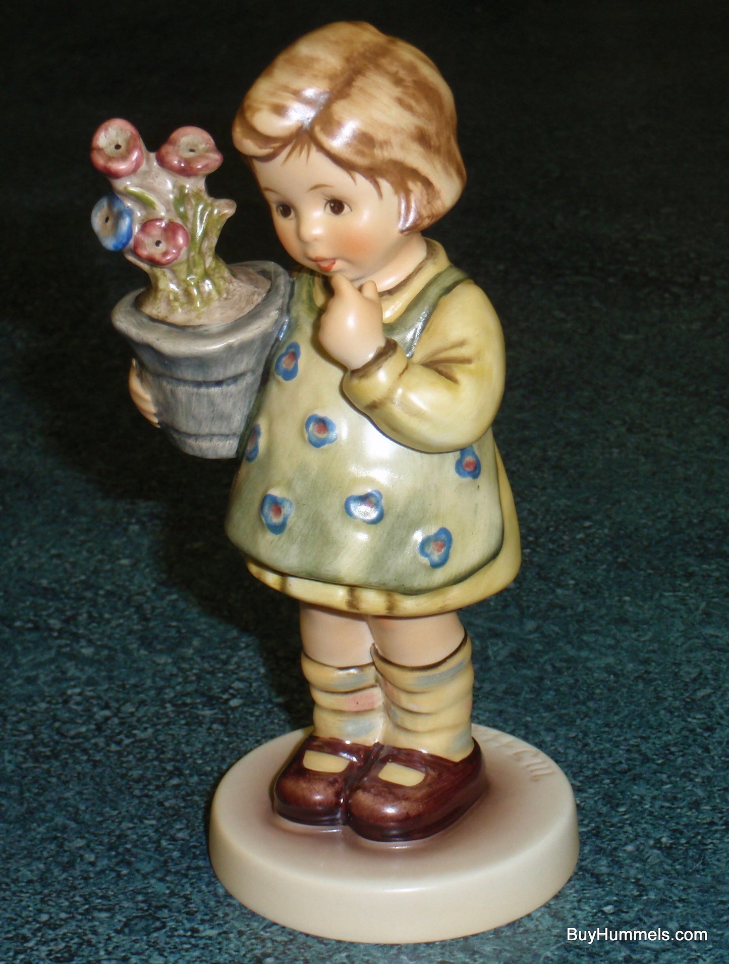 Goebel Hummel Figurine "My Wish Is Small" #463/0 TMK7 - Little Girl With Flowers