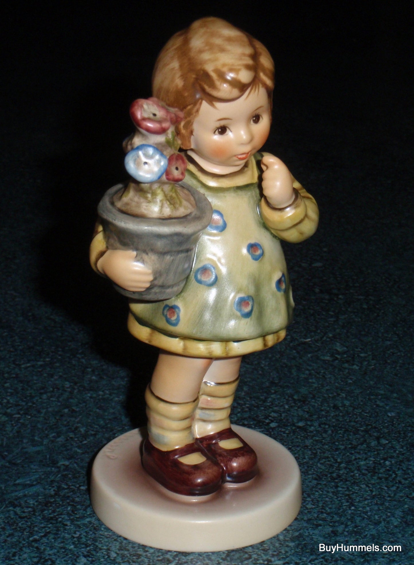 Goebel Hummel Figurine "My Wish Is Small" #463/0 TMK7 - Little Girl With Flowers