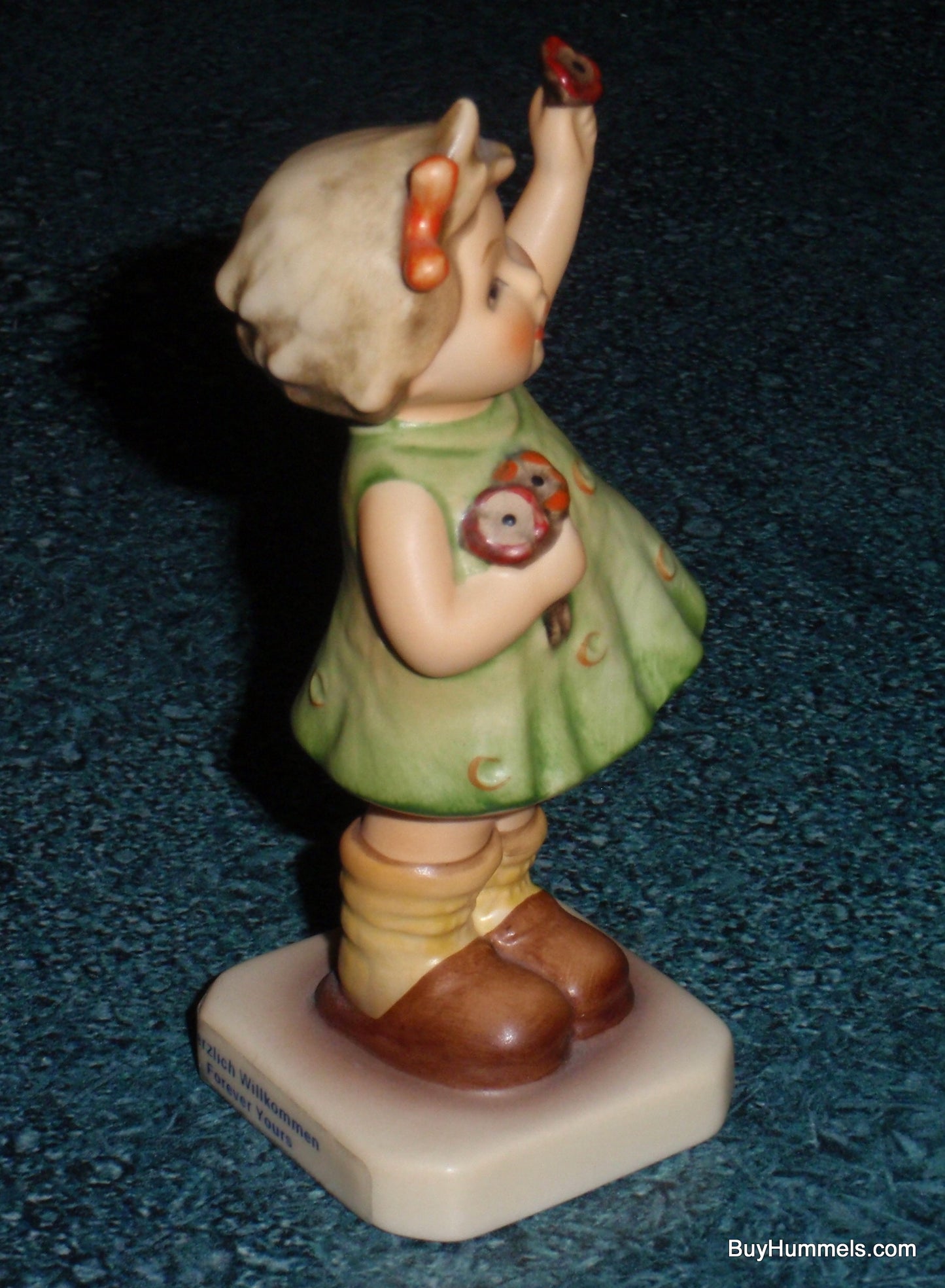 "Forever Yours" Goebel Hummel Figurine #793 Little Girl With Flowers - CUTE GIFT!