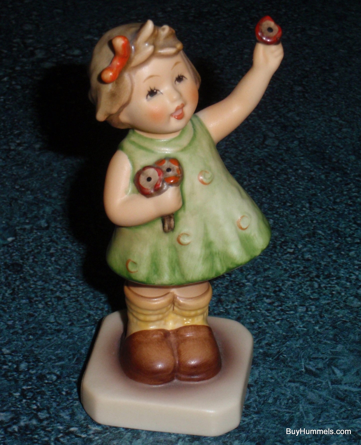 "Forever Yours" Goebel Hummel Figurine #793 Little Girl With Flowers - CUTE GIFT!