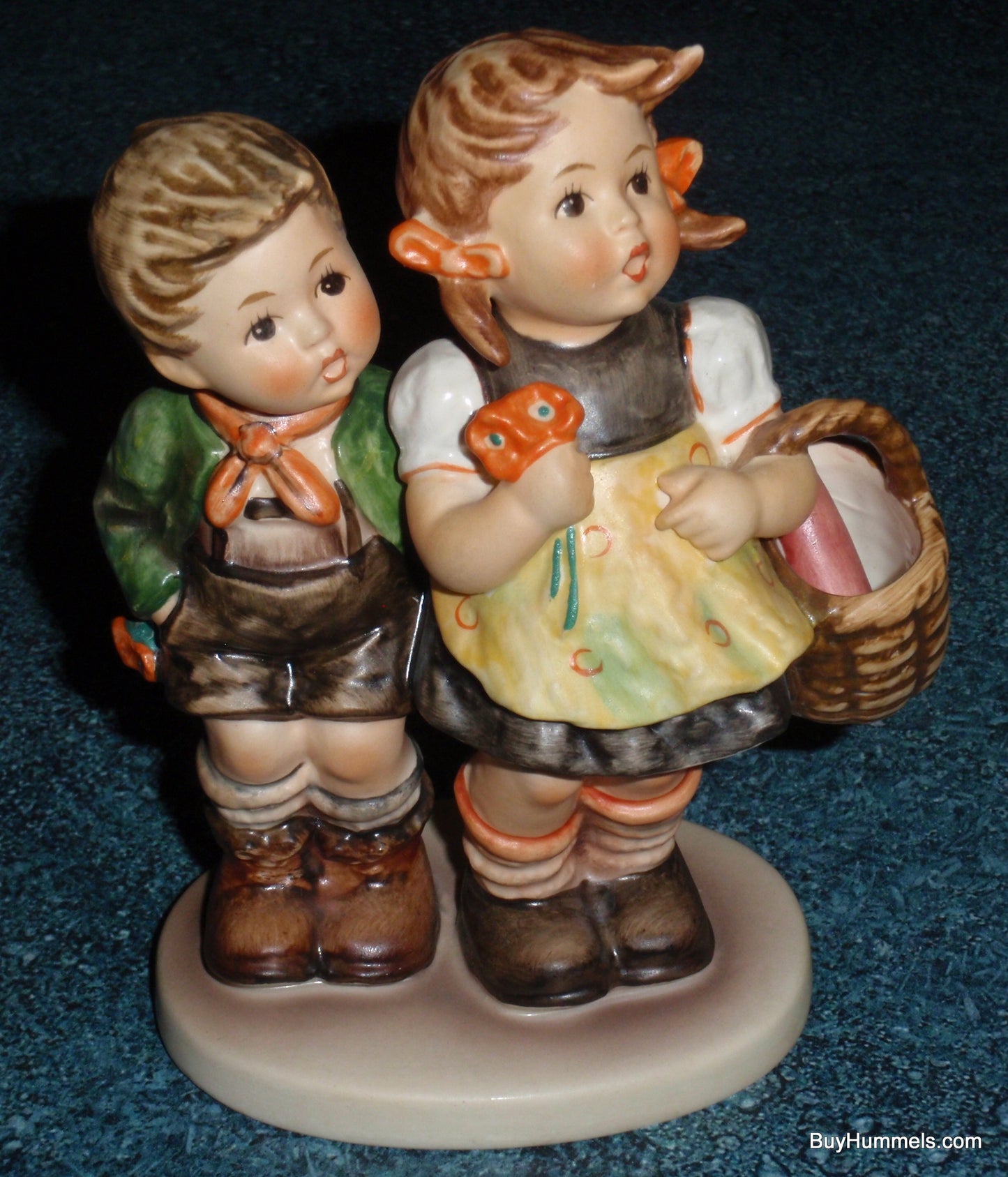 "To Market" Goebel Hummel Figurine #49/0 - Boy & Girl (5.25")