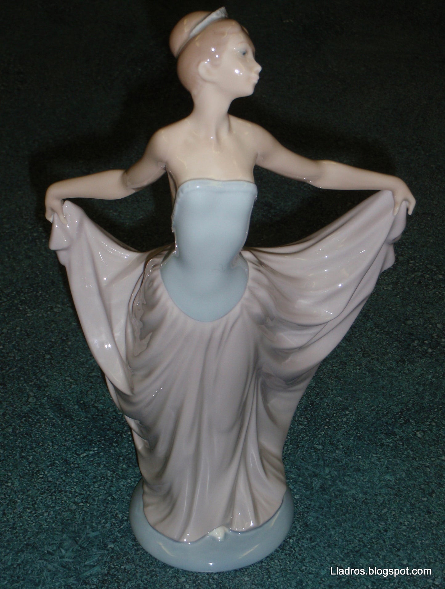 The Dancer Elegant Lladro Figurine #5050 - RARE Retired Collectible Gift!