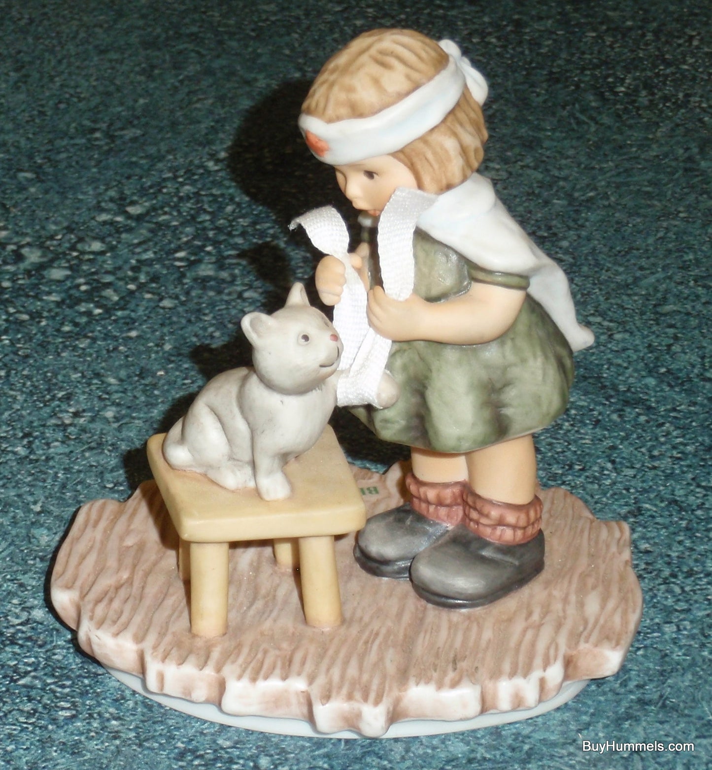 Goebel "Tender Loving Care" BH25 Nurse With Kitten Figurine By Berta Hummel Gift