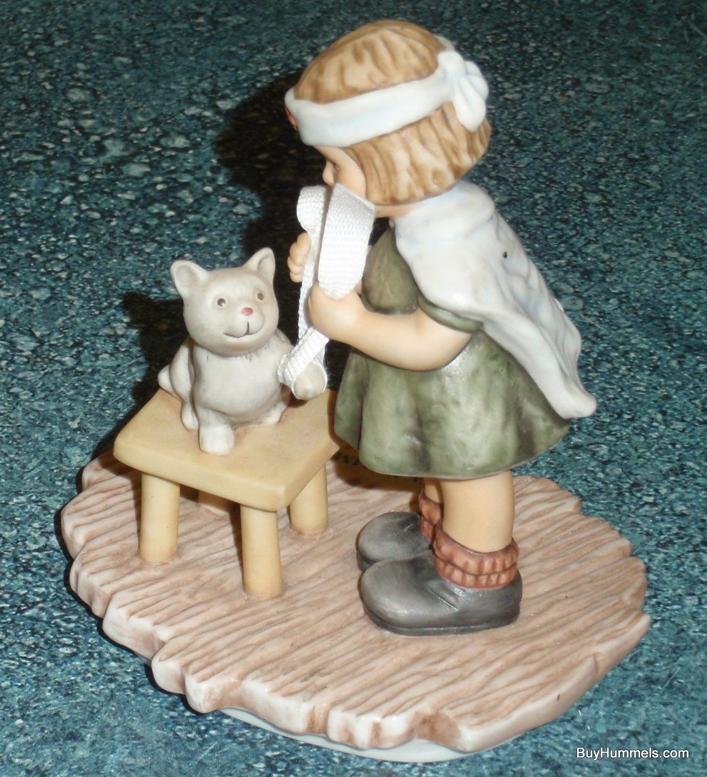 Goebel "Tender Loving Care" BH25 Nurse With Kitten Figurine By Berta Hummel Gift