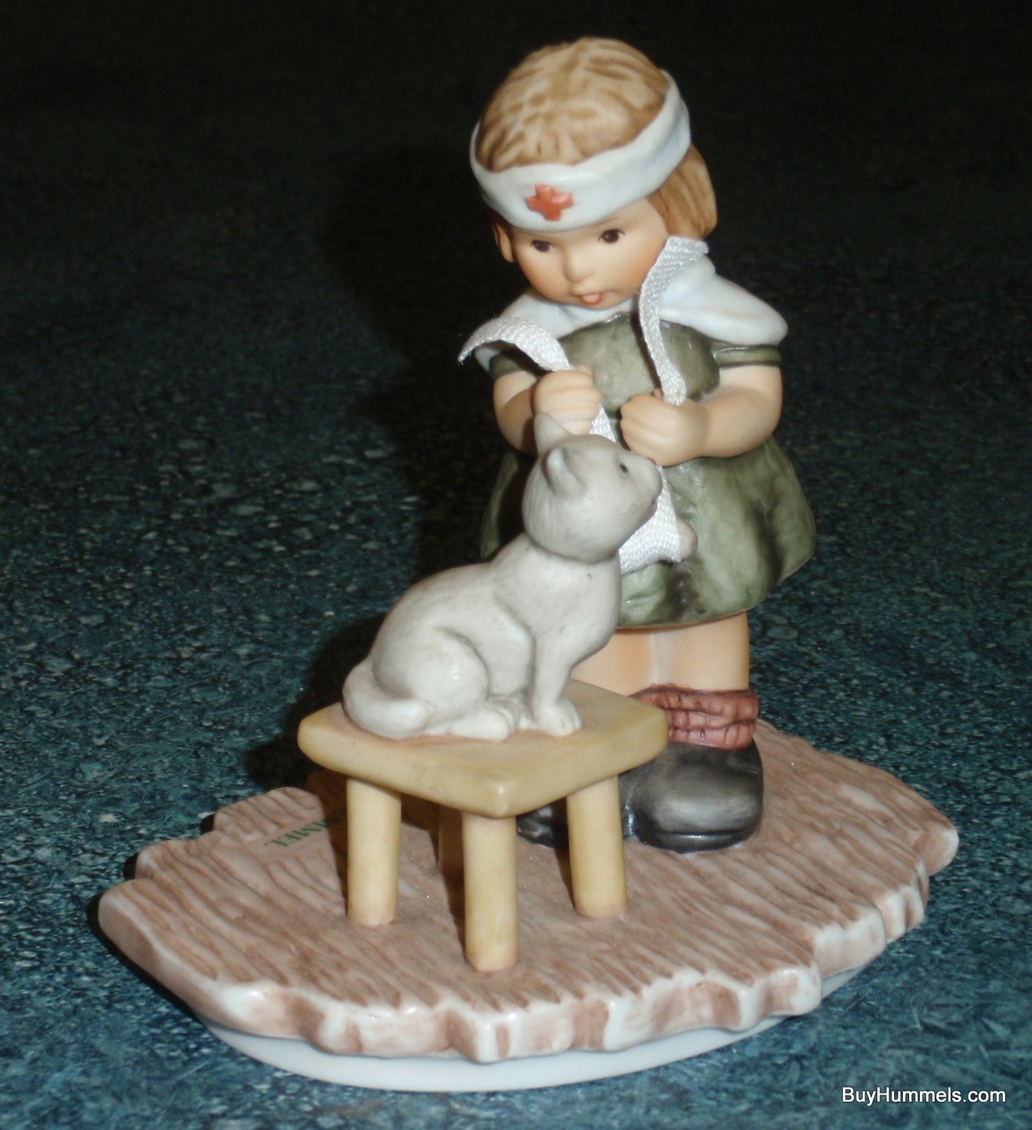 Goebel "Tender Loving Care" BH25 Nurse With Kitten Figurine By Berta Hummel Gift
